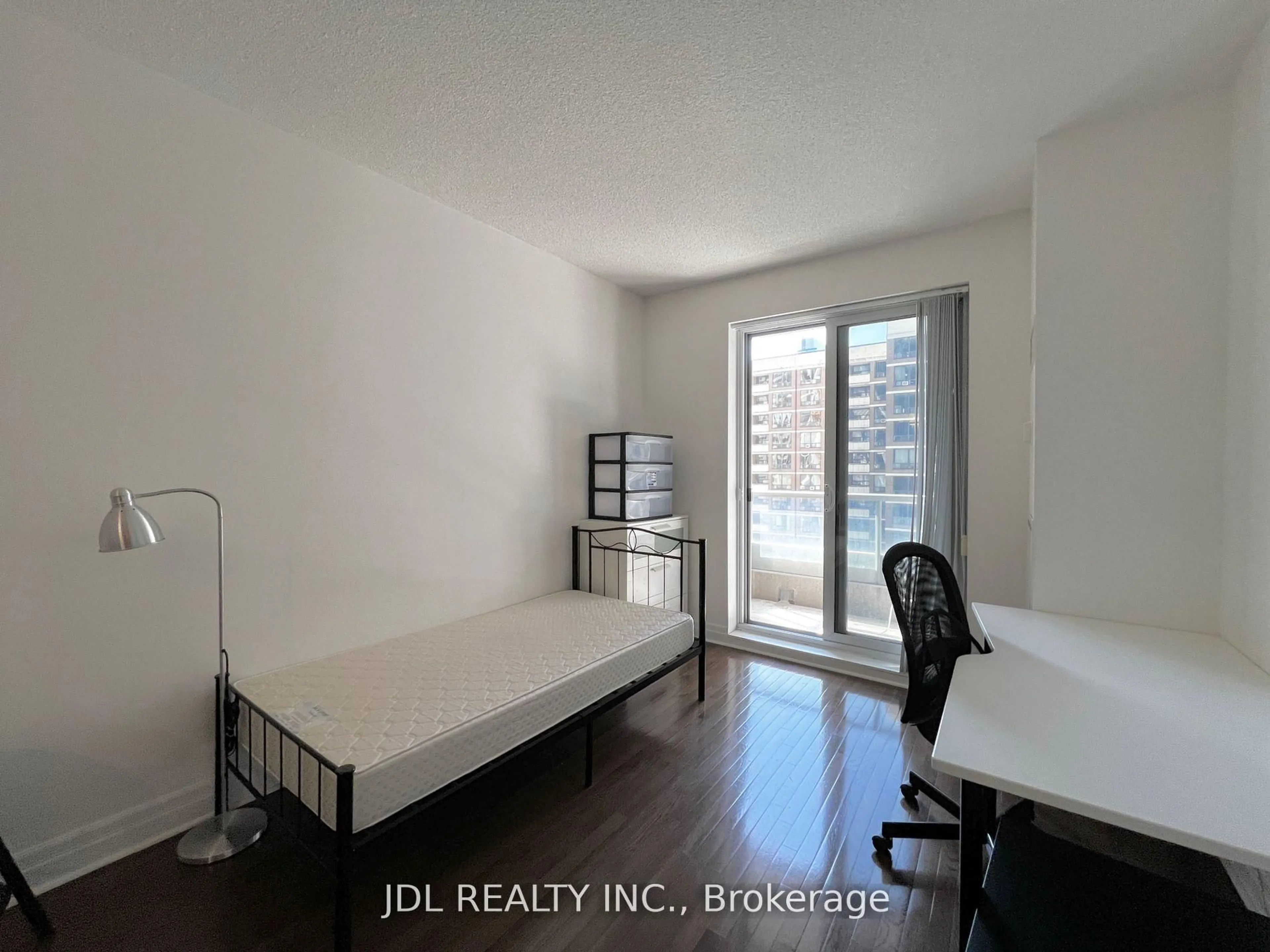 A pic of a room for 35 Balmuto St #1507, Toronto Ontario M4Y 0A3