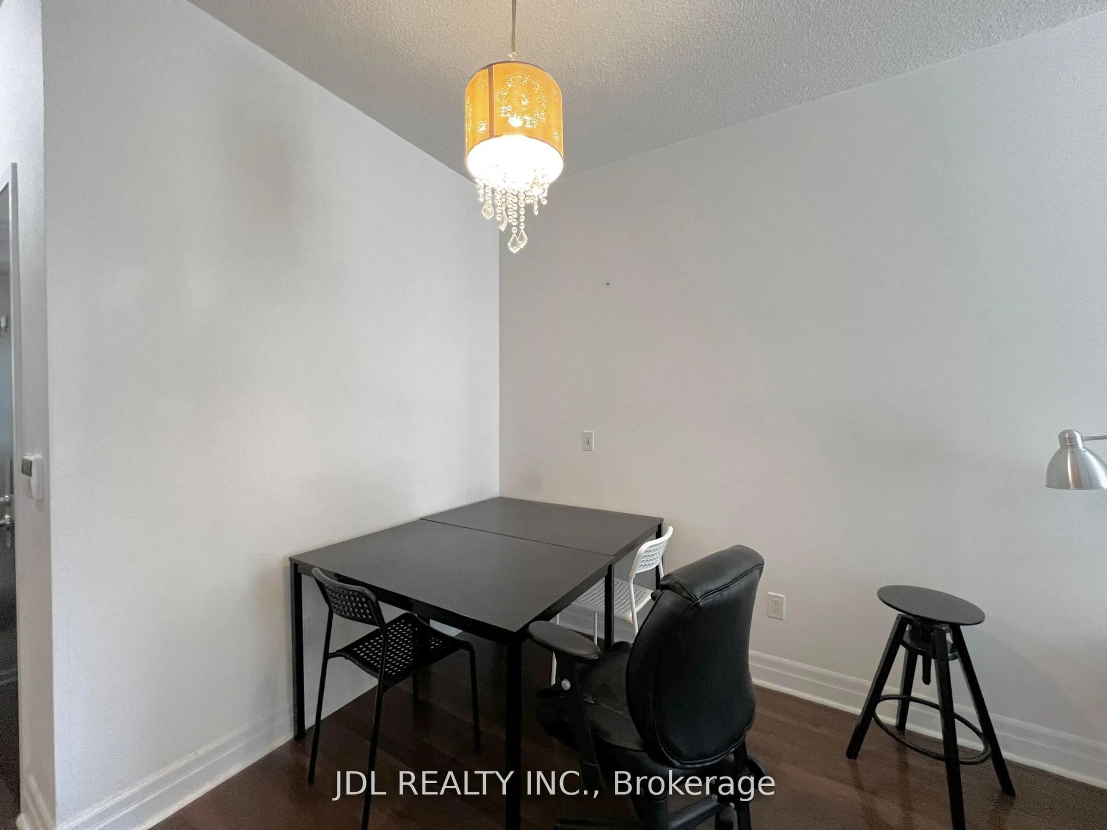A pic of a room for 35 Balmuto St #1507, Toronto Ontario M4Y 0A3