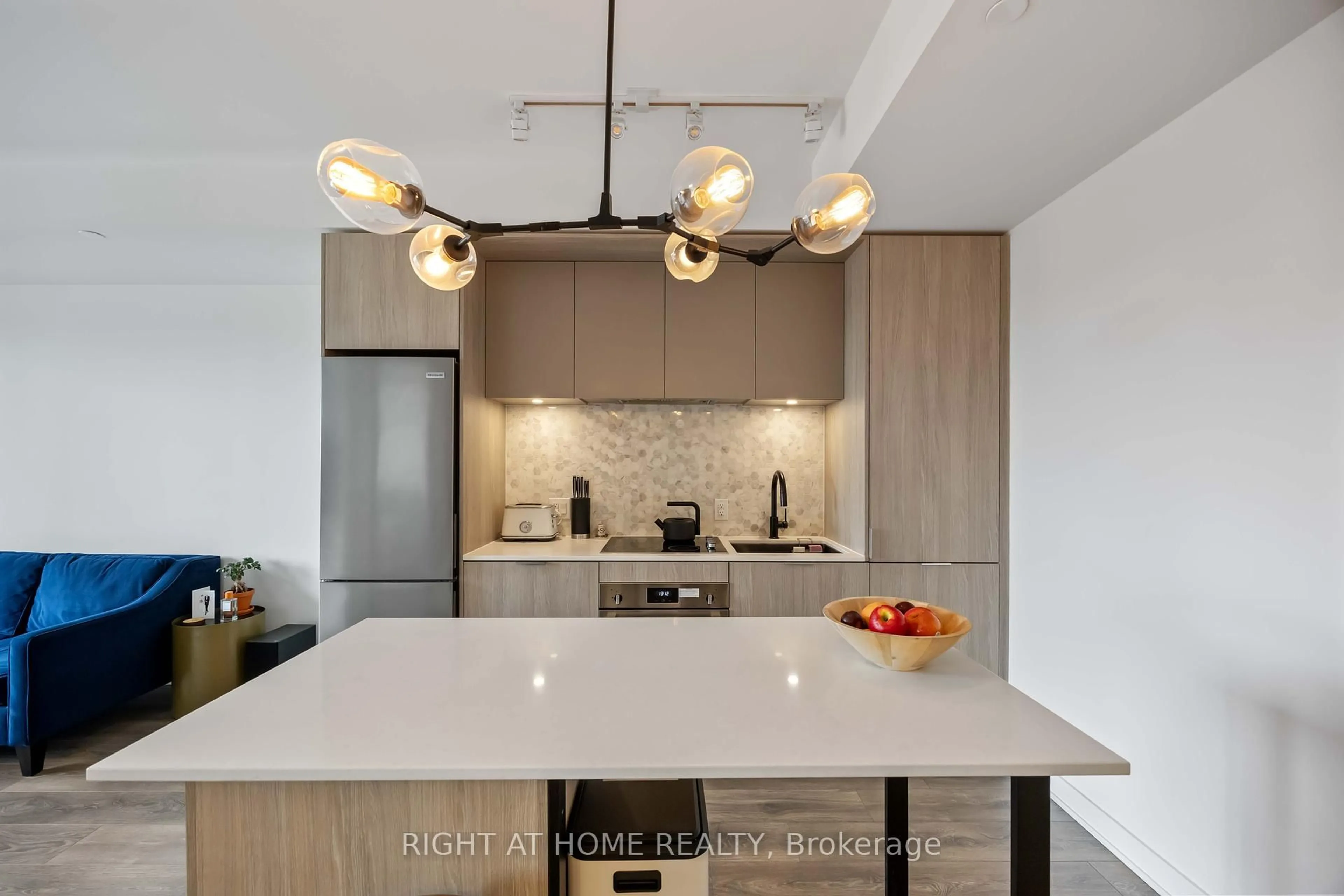 Contemporary kitchen, unknown for 130 River St #601, Toronto Ontario M5A 0R8