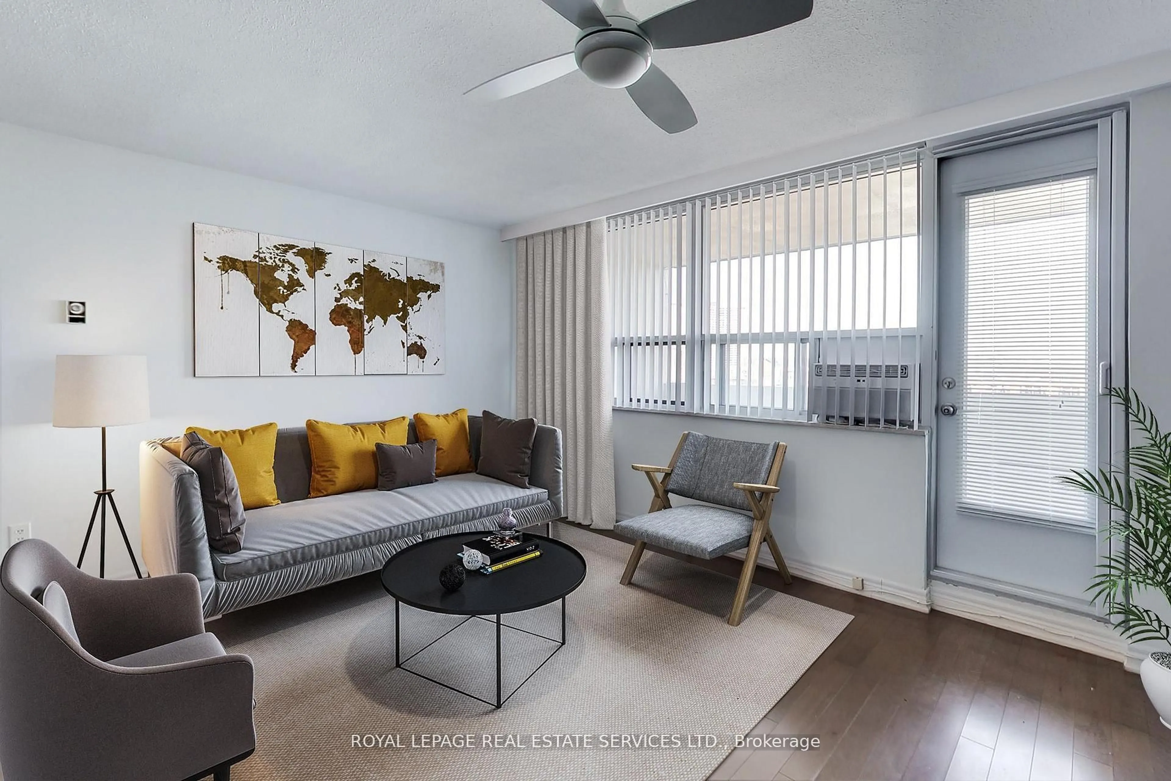 Living room with furniture, unknown for 40 Homewood Ave #1412, Toronto Ontario M4Y 2K2