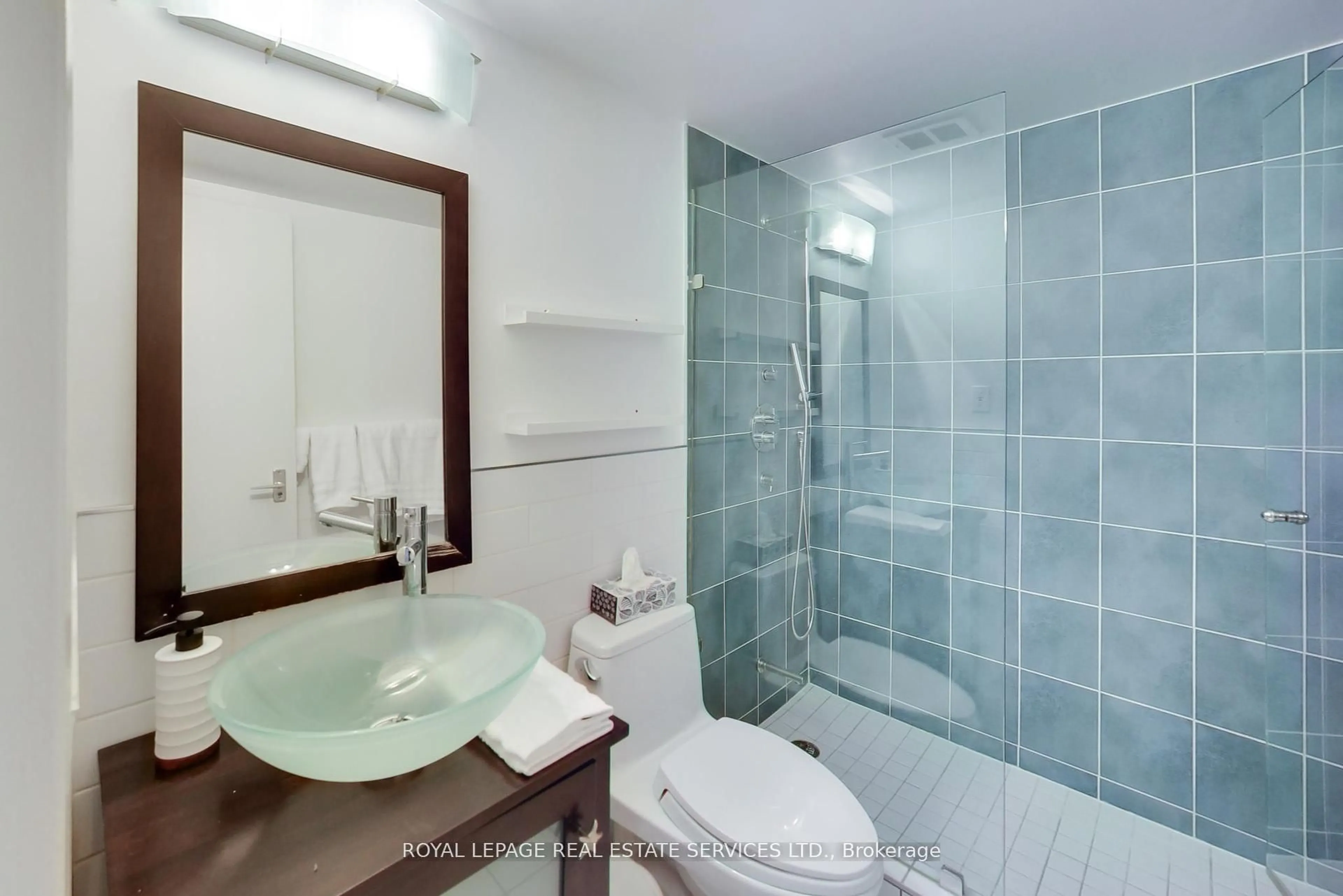 Standard bathroom, ceramic/tile floor for 40 Homewood Ave #1412, Toronto Ontario M4Y 2K2