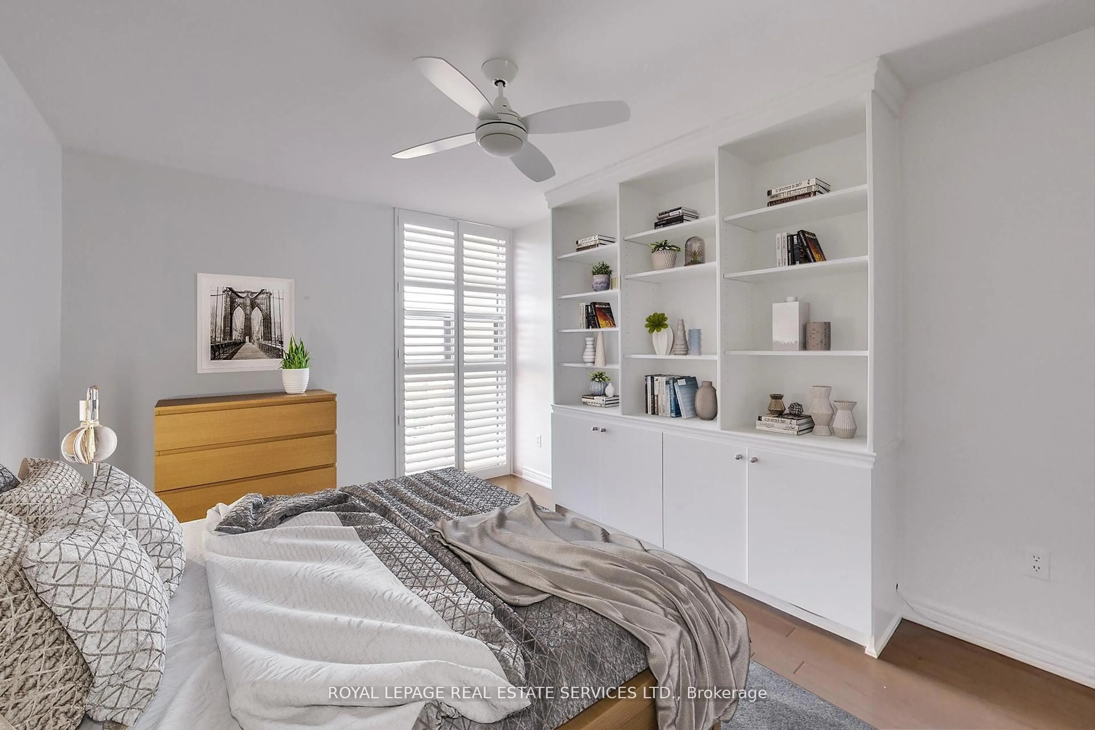 Bedroom with bed, wood/laminate floor for 40 Homewood Ave #1412, Toronto Ontario M4Y 2K2