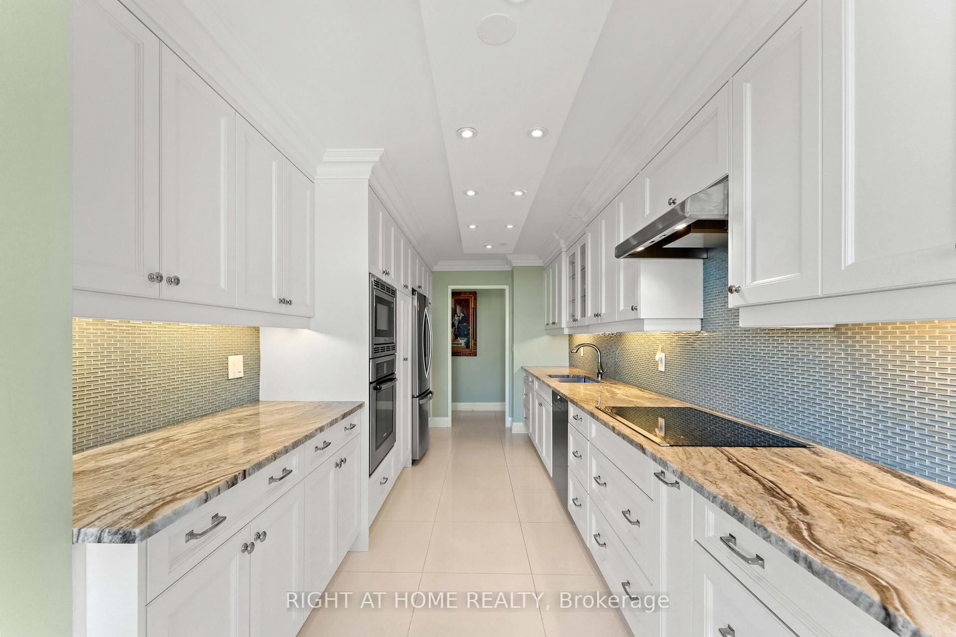 Contemporary kitchen, ceramic/tile floor for 3 Concorde Pl #1503, Toronto Ontario M3C 3K7