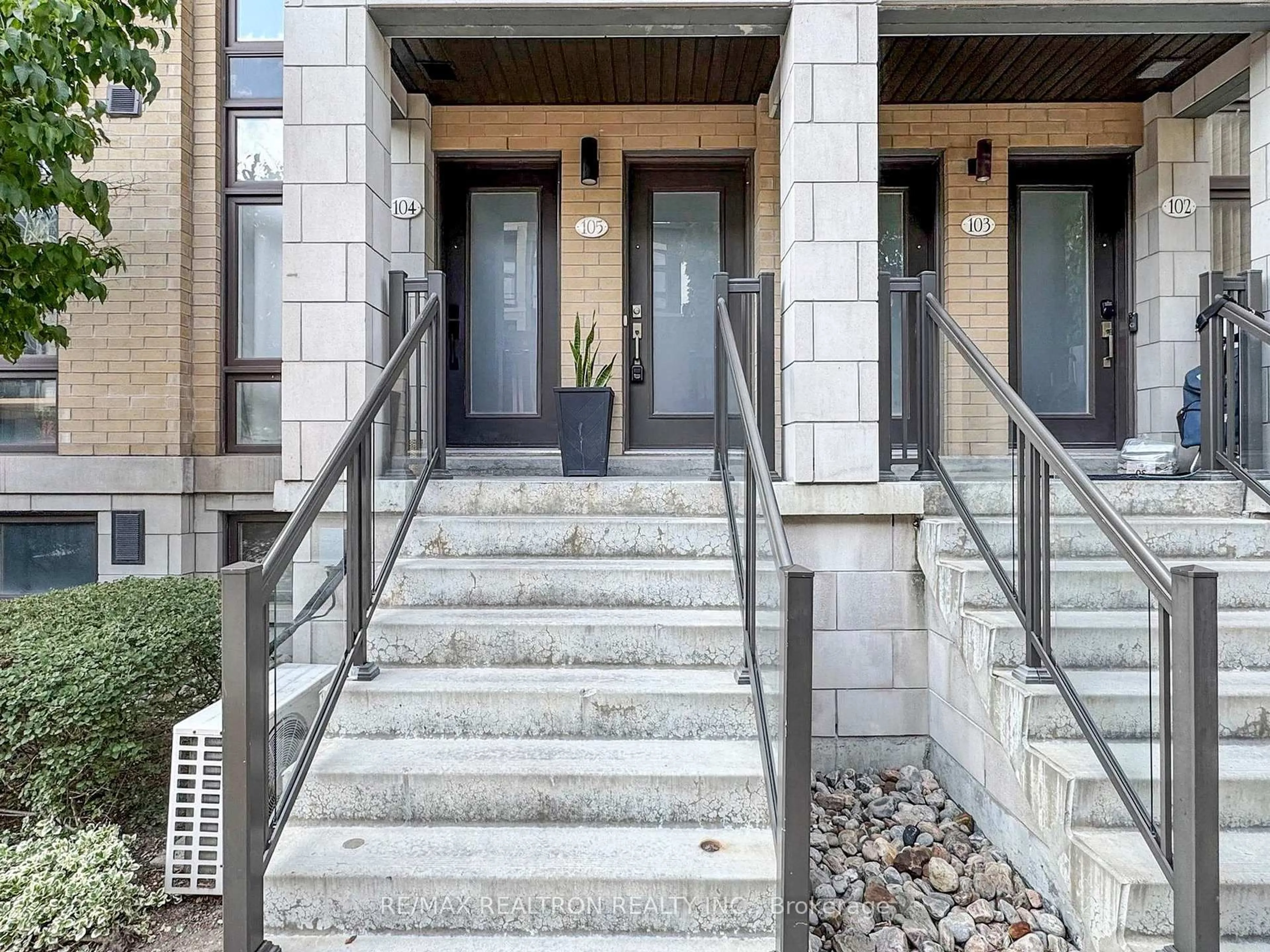 Unknown for 23 Eldora Ave #105, Toronto Ontario M2M 0B5