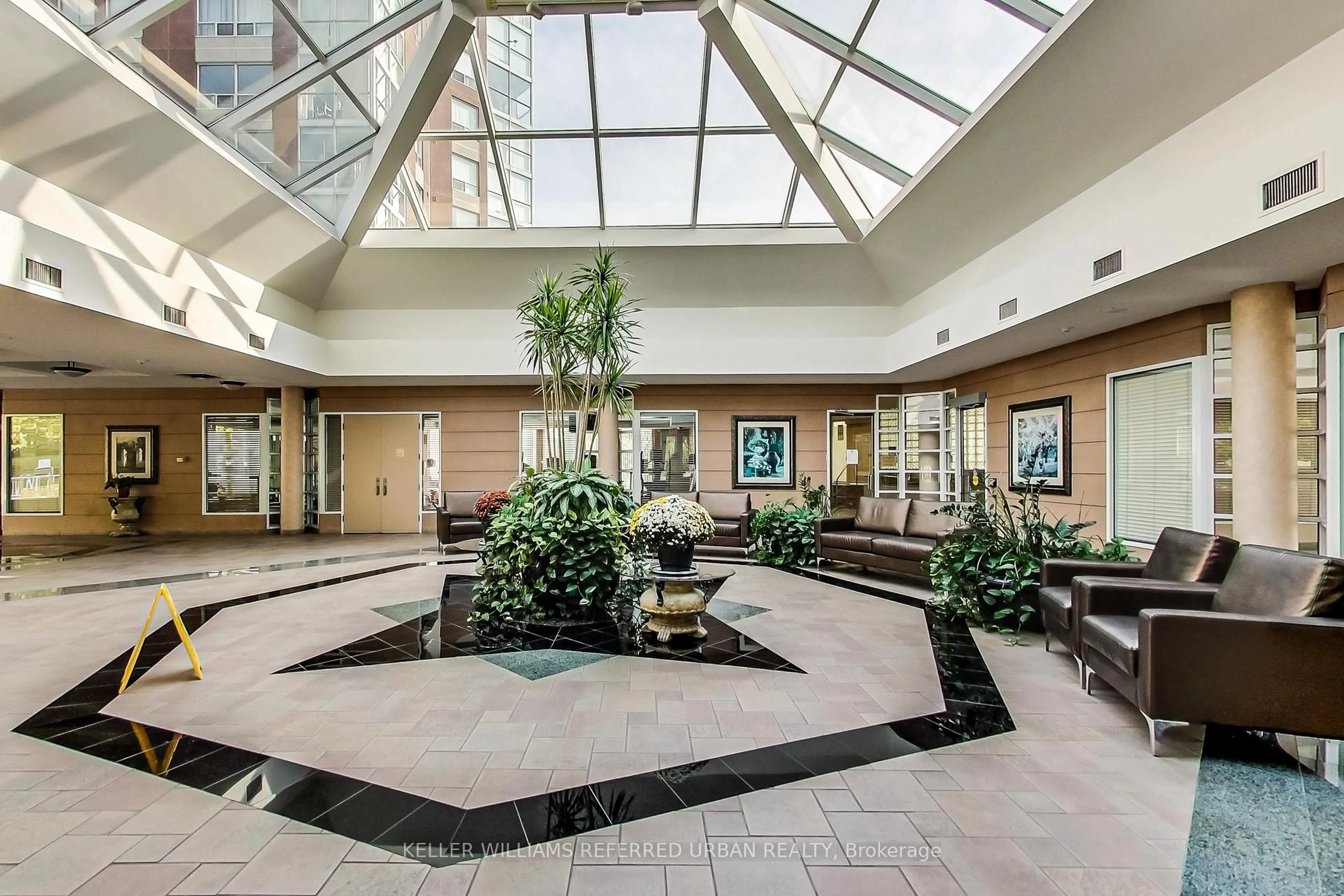 Indoor foyer for 5 Concorde Pl #502, Toronto Ontario M3C 3M8