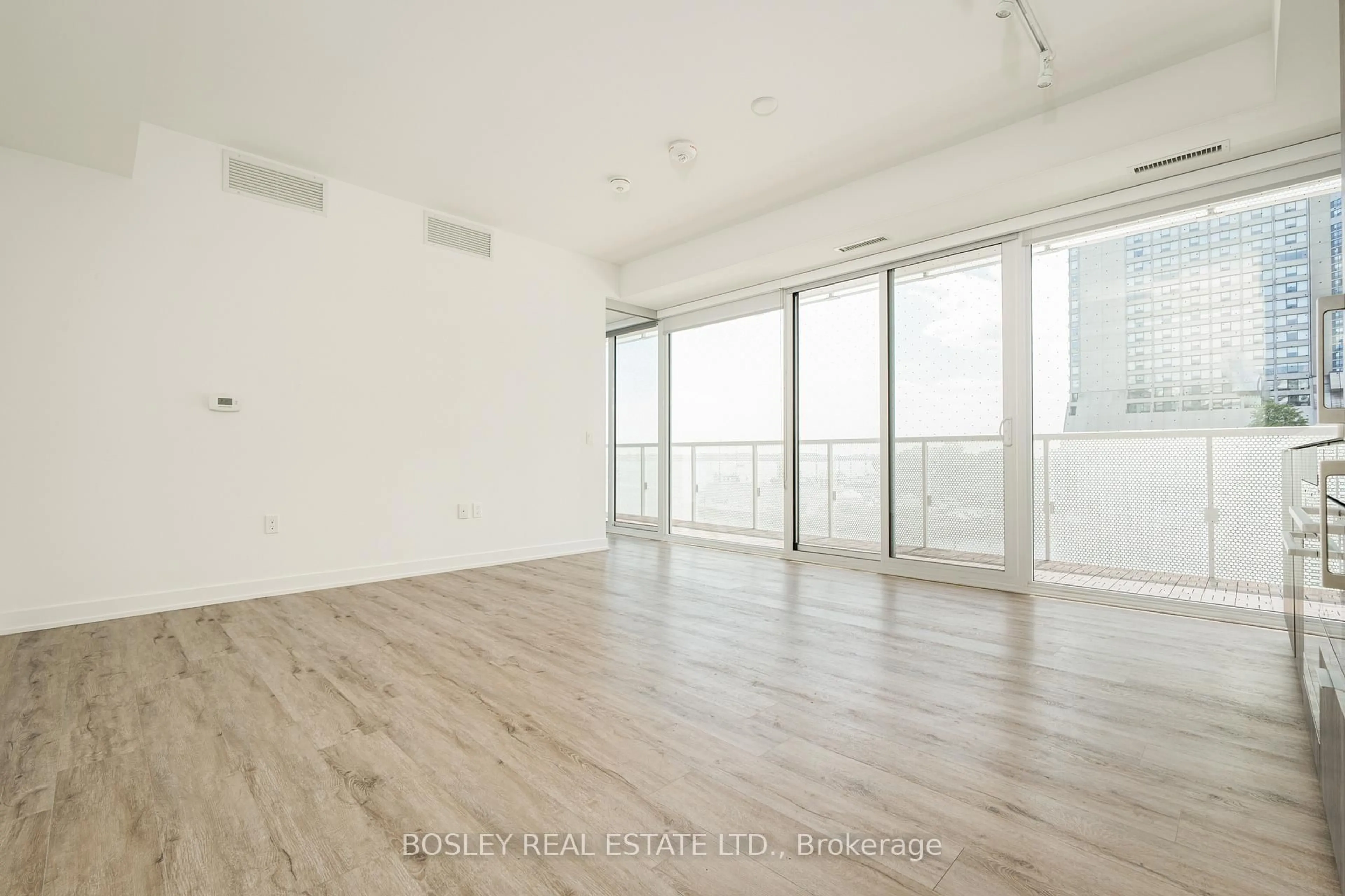 A pic of a room for 15 Queens Quay #311, Toronto Ontario M5E 0A4