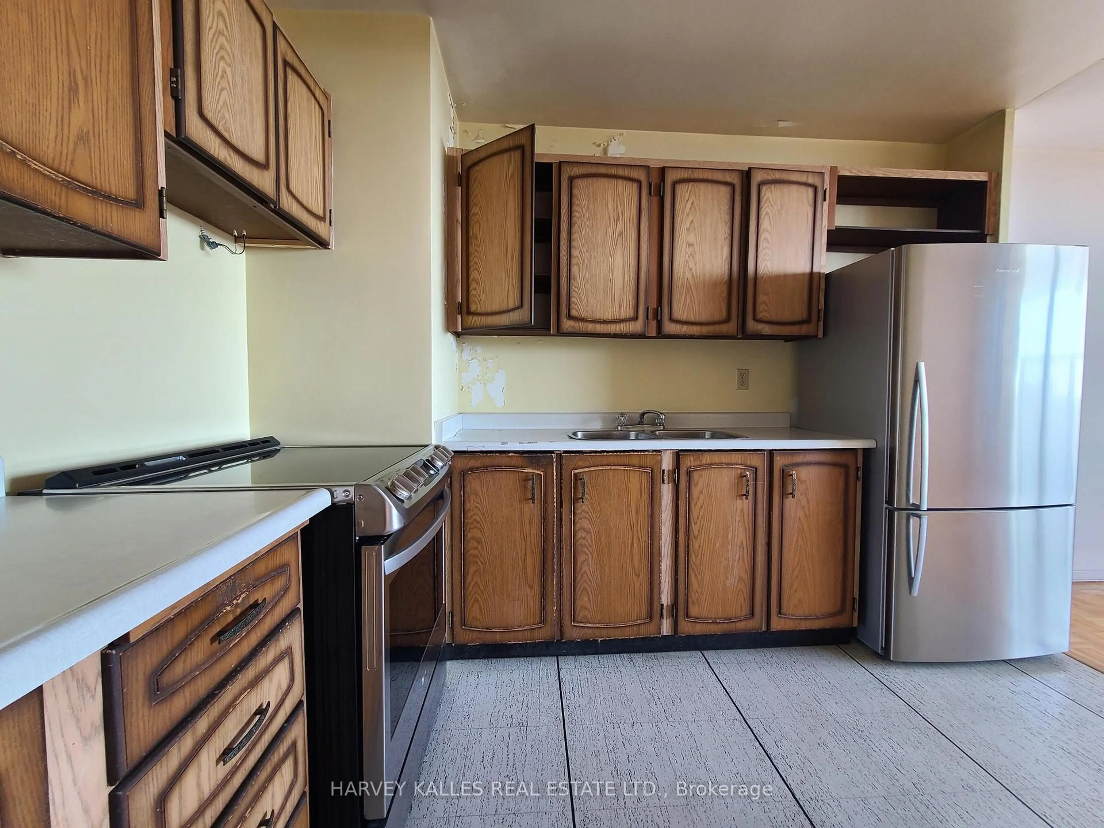 Standard kitchen, unknown for 40 Homewood Ave #2502, Toronto Ontario M4Y 2K2