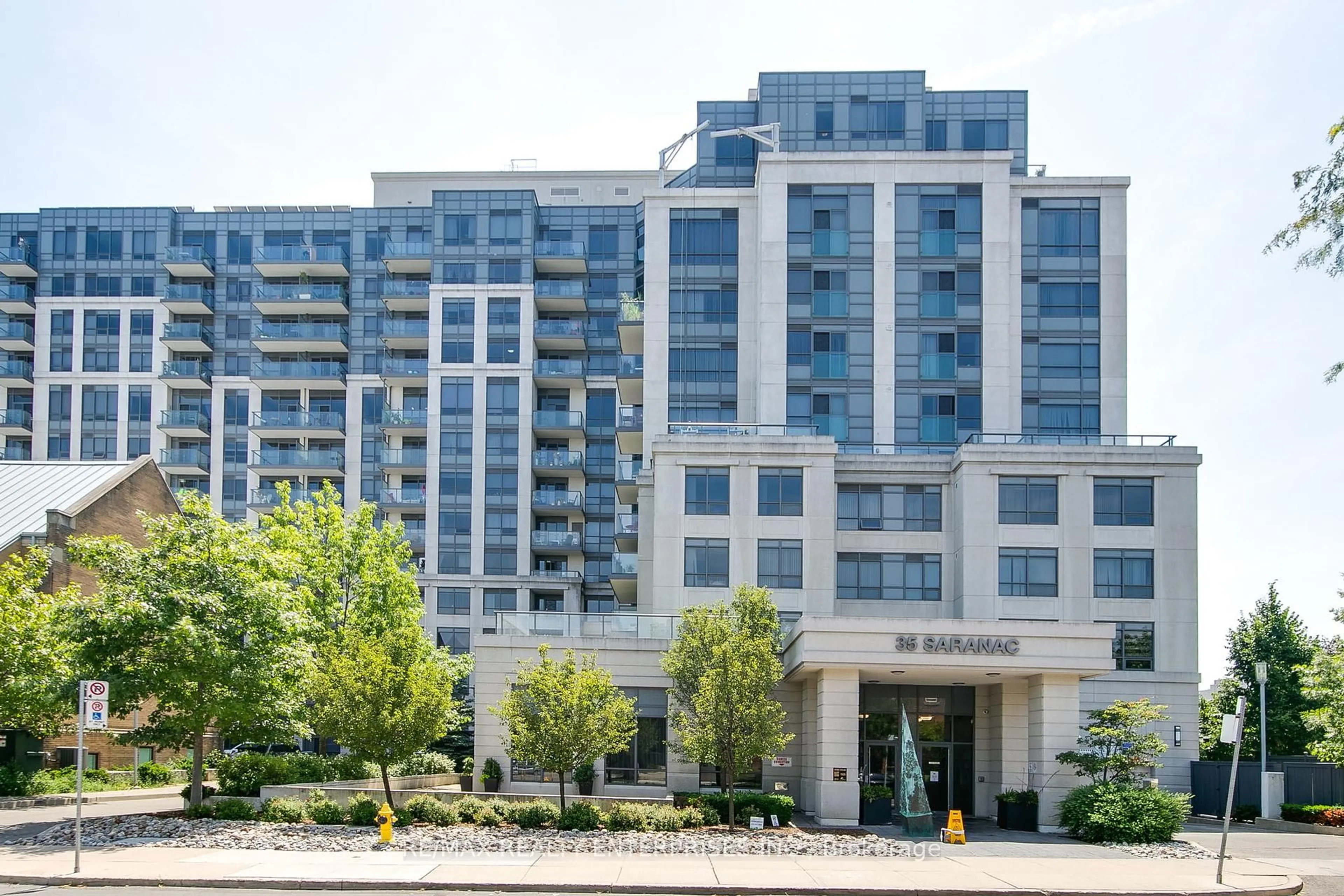 Unknown for 35 Saranac Blvd #411, Toronto Ontario M6A 2G4