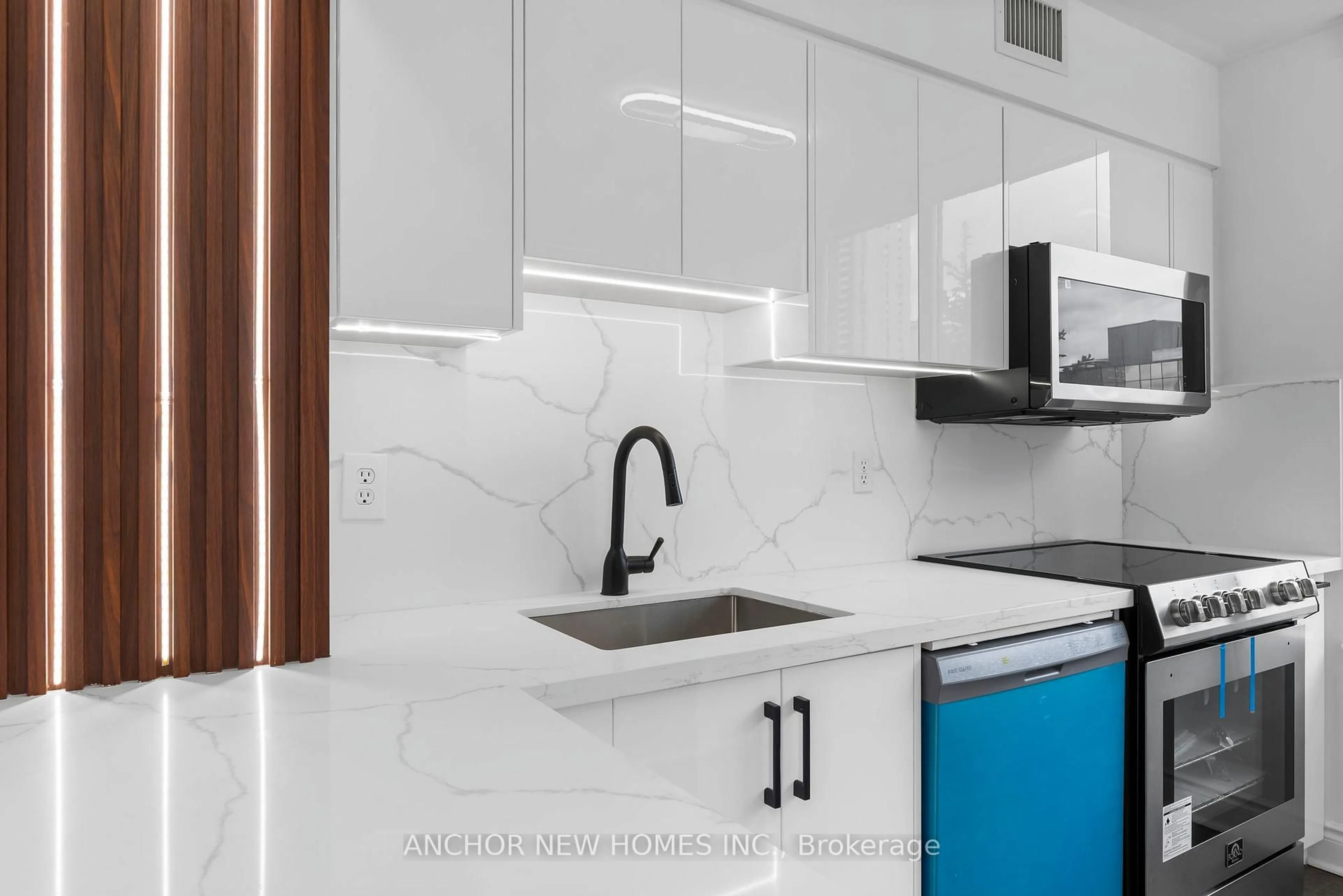 Contemporary kitchen, ceramic/tile floor for 195 Merton St #515, Toronto Ontario M4S 3H6