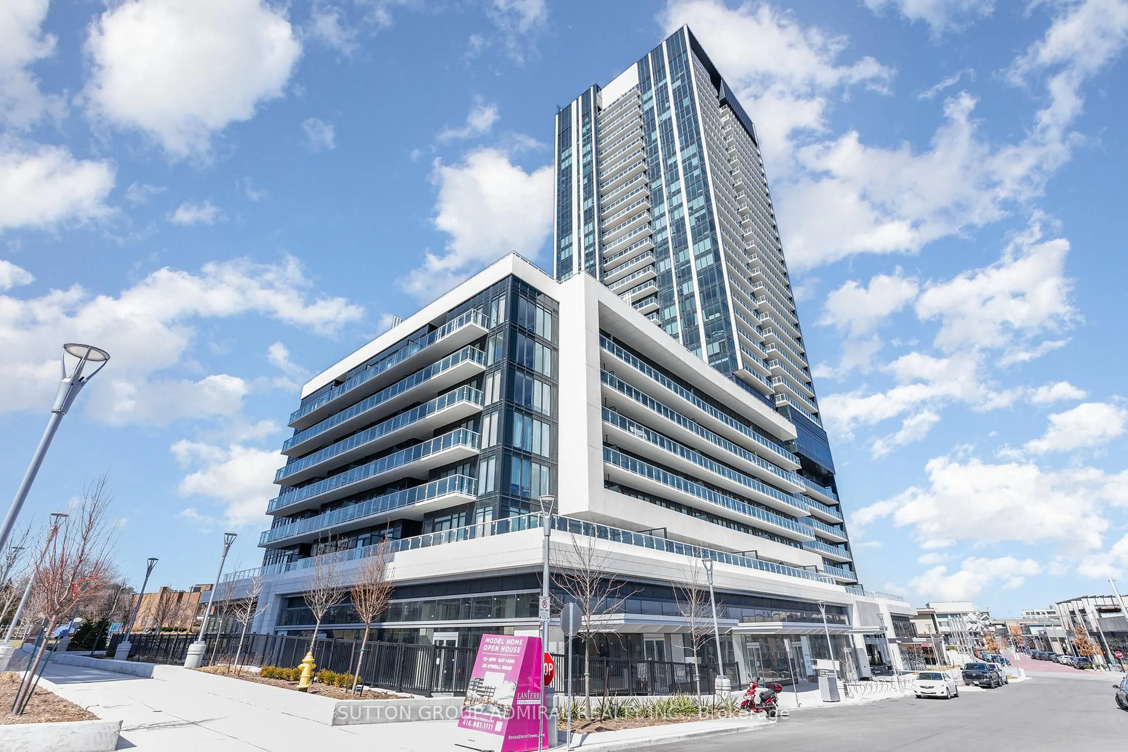 Indoor foyer for 50 O'Neill Rd #622, Toronto Ontario M3C 0R1