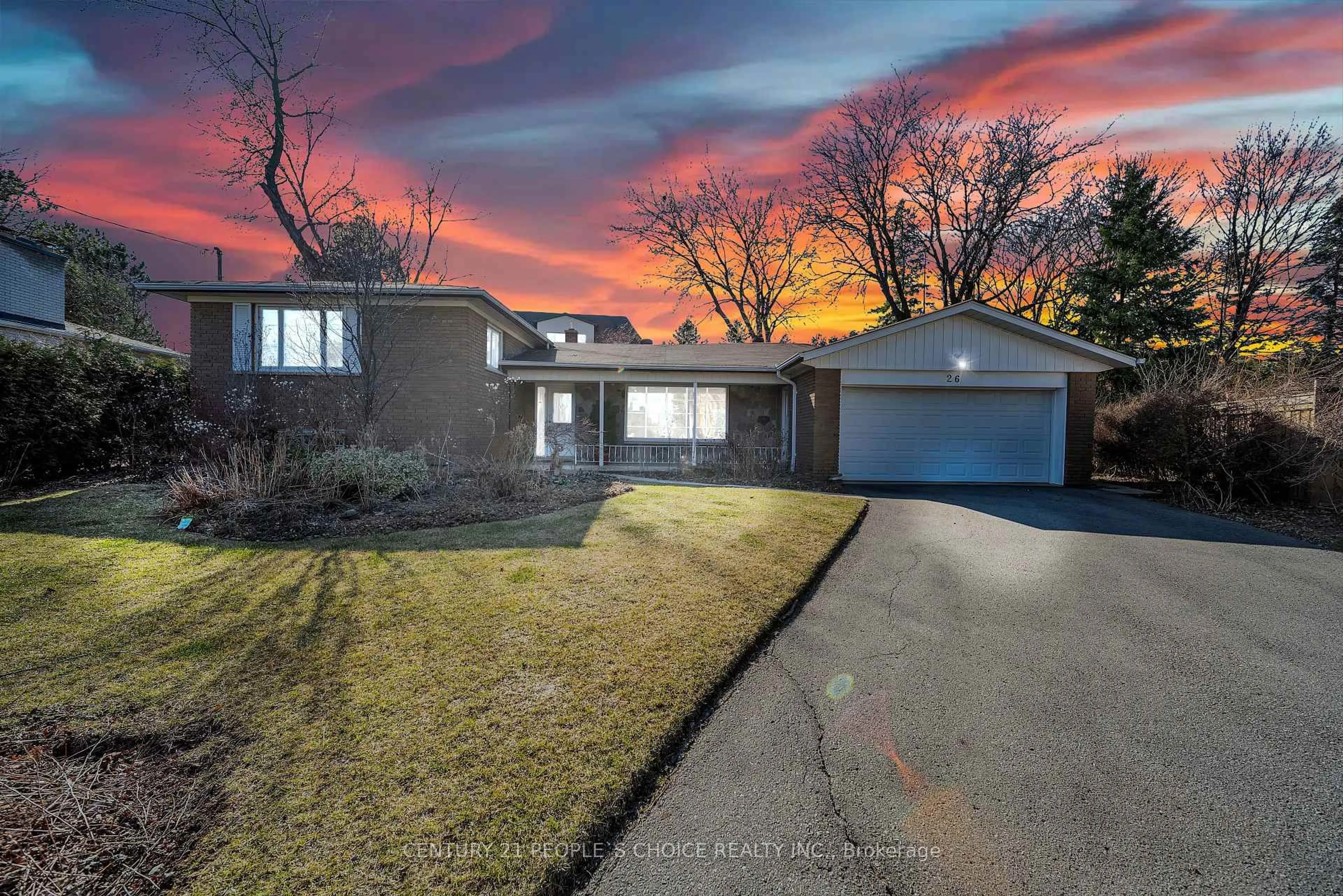 A pic from outside/outdoor area/front of a property/back of a property/a pic from drone, street for 26 Paultiel Dr, Toronto Ontario M2M 3P3