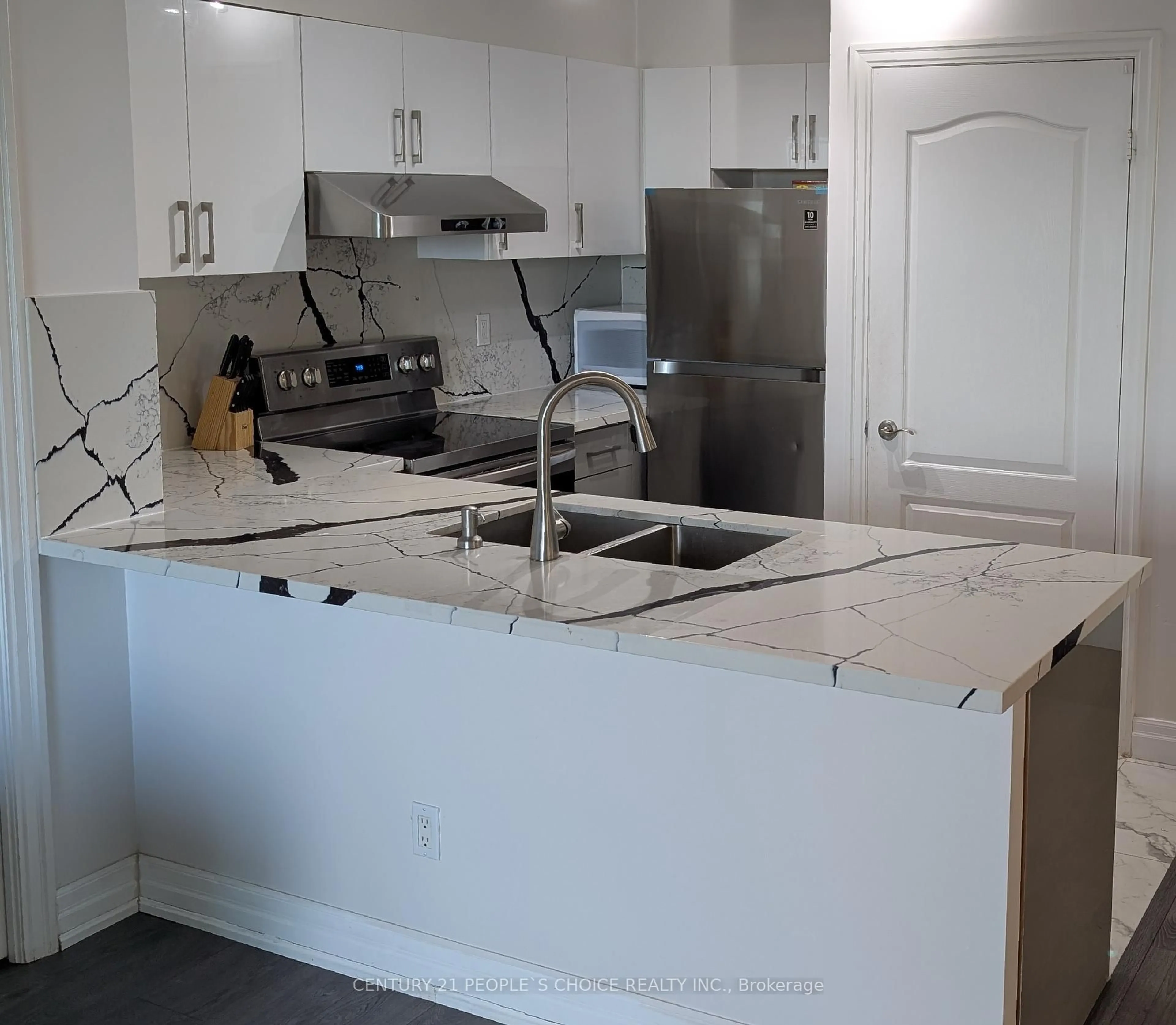 Standard kitchen, unknown for 188 Doris Ave #1507, Toronto Ontario M2N 6Z5