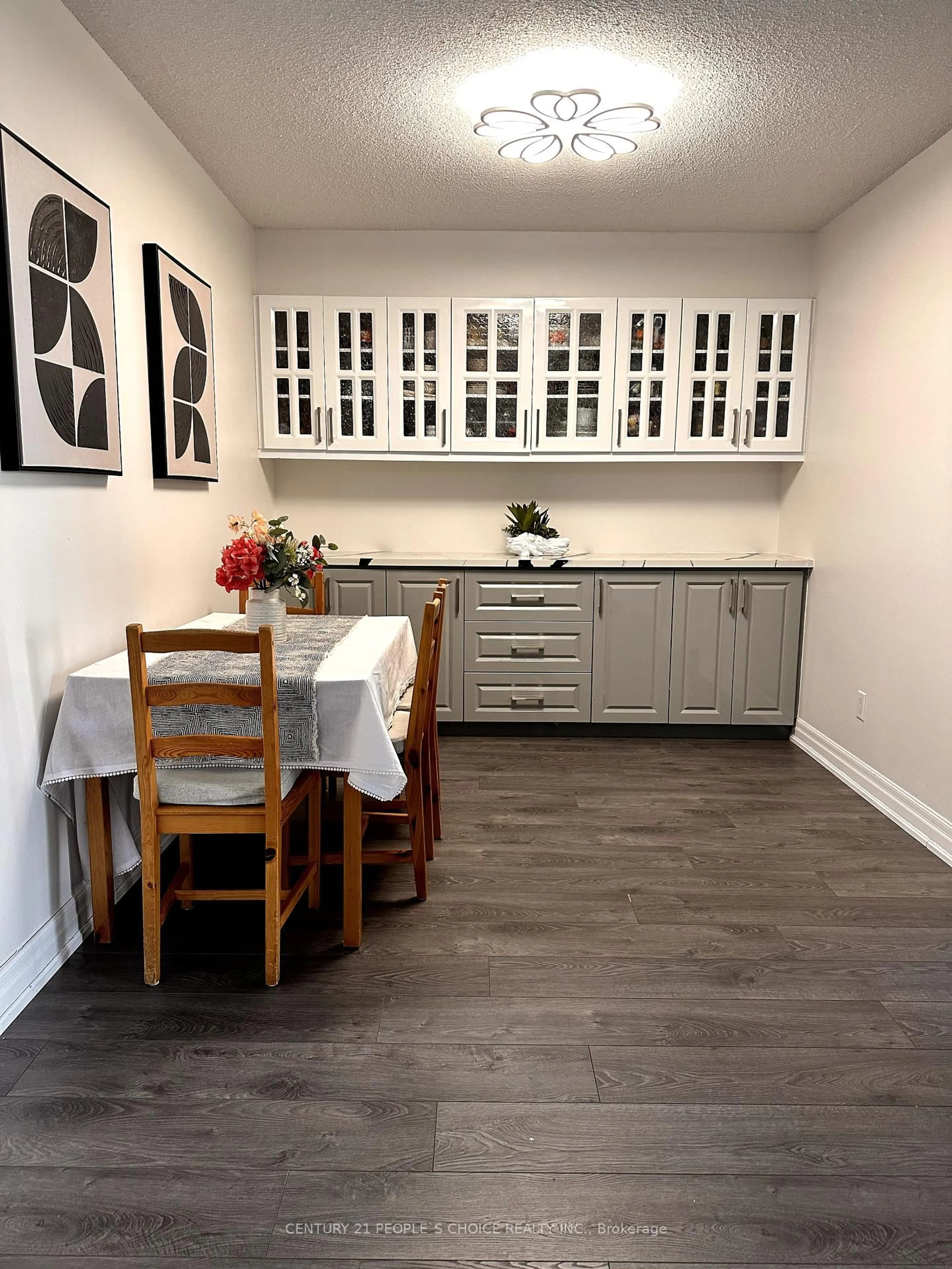Dining room, wood/laminate floor for 188 Doris Ave #1507, Toronto Ontario M2N 6Z5