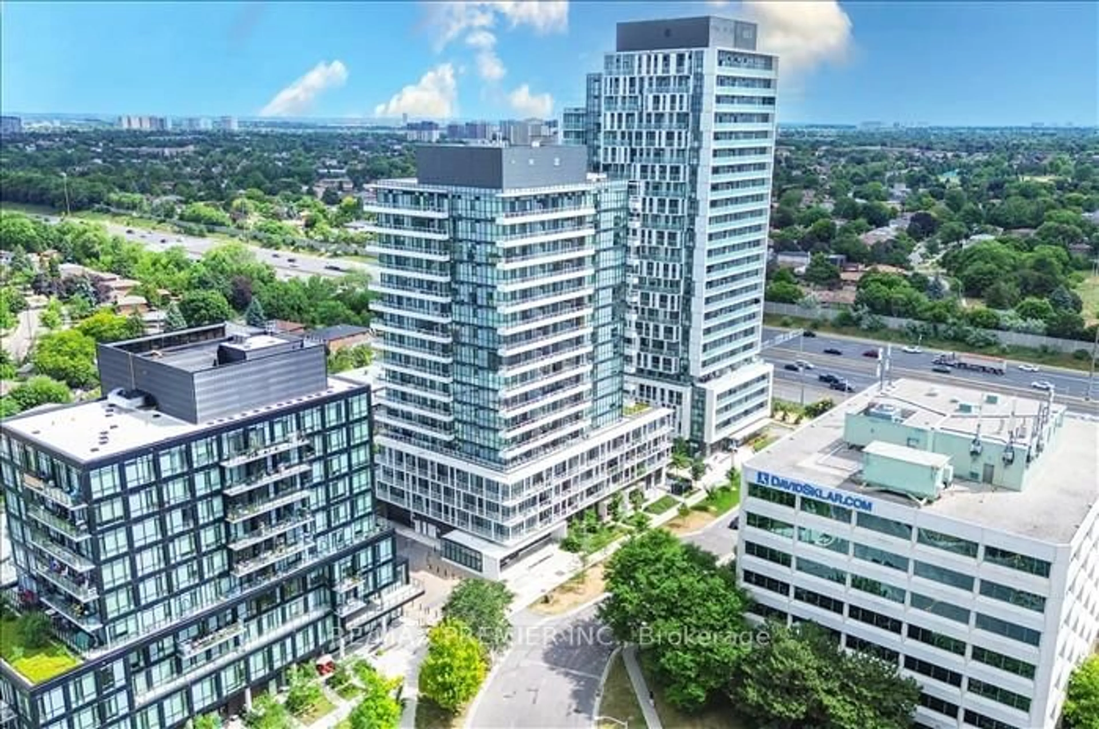 A pic from outside/outdoor area/front of a property/back of a property/a pic from drone, city buildings view from balcony for 180 Fairview Mall Dr, Toronto Ontario M2J 0G4