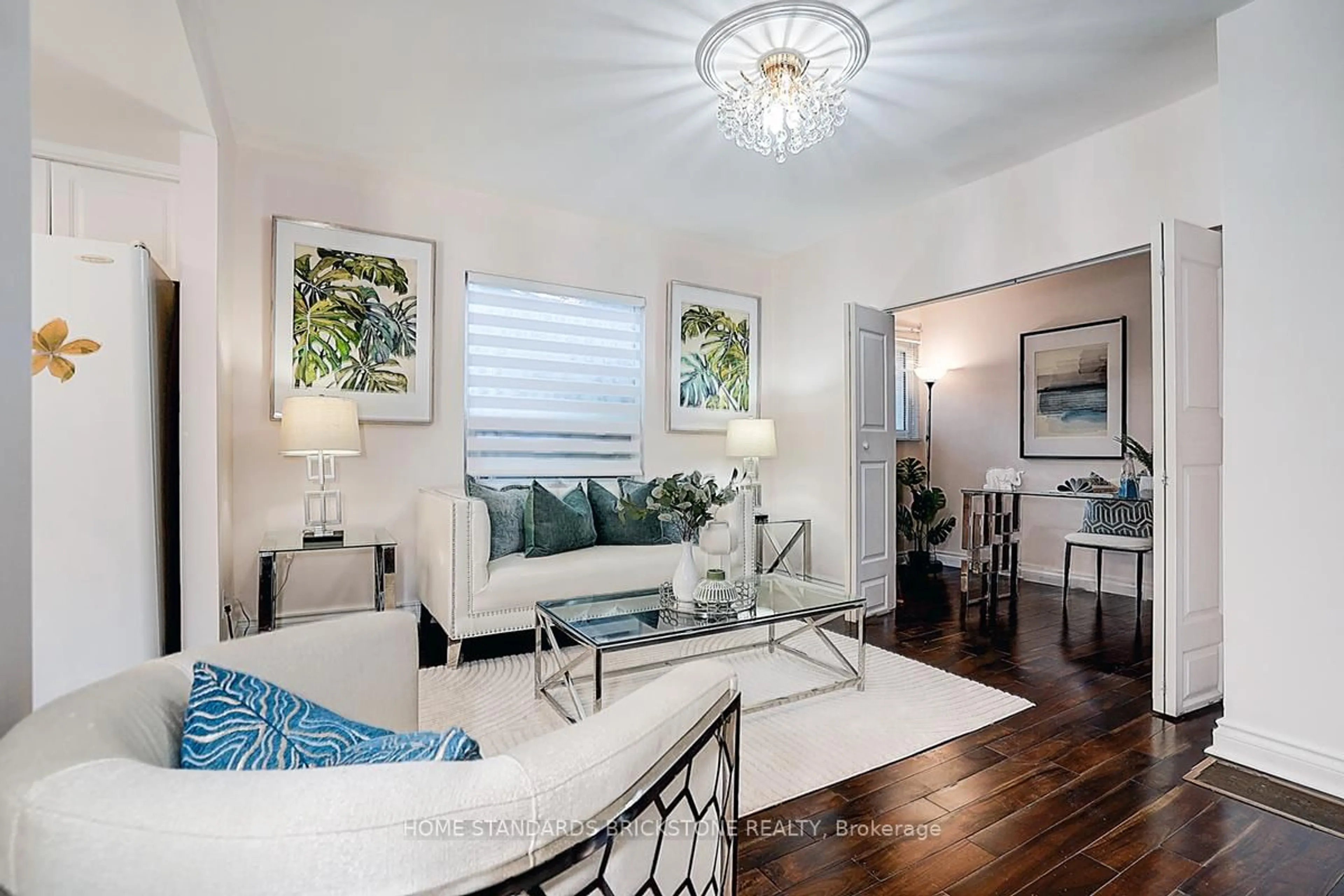 Living room with furniture, wood/laminate floor for 99 Harlandale Ave, Toronto Ontario M2N 1P2