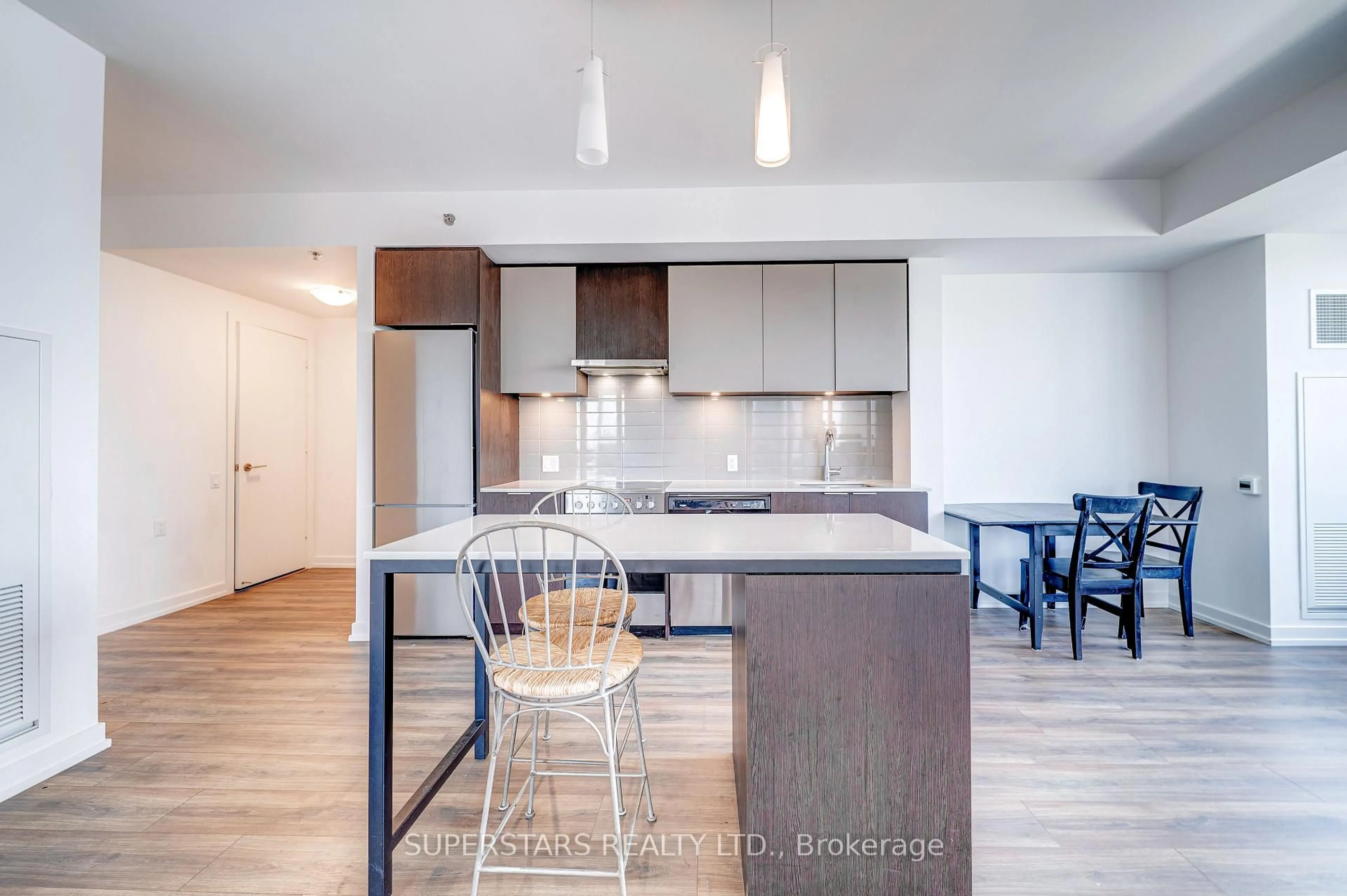 Open concept kitchen, unknown for 203 College St #2004, Toronto Ontario M5T 1P9