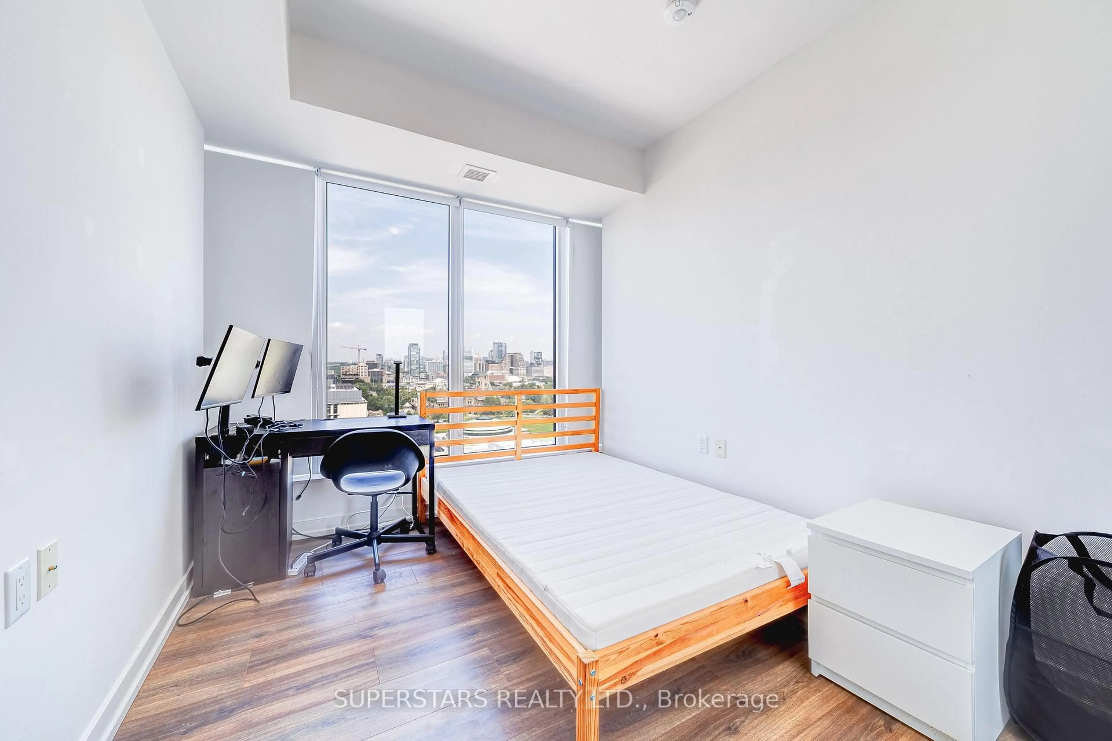 Bedroom with bed, unknown for 203 College St #2004, Toronto Ontario M5T 1P9