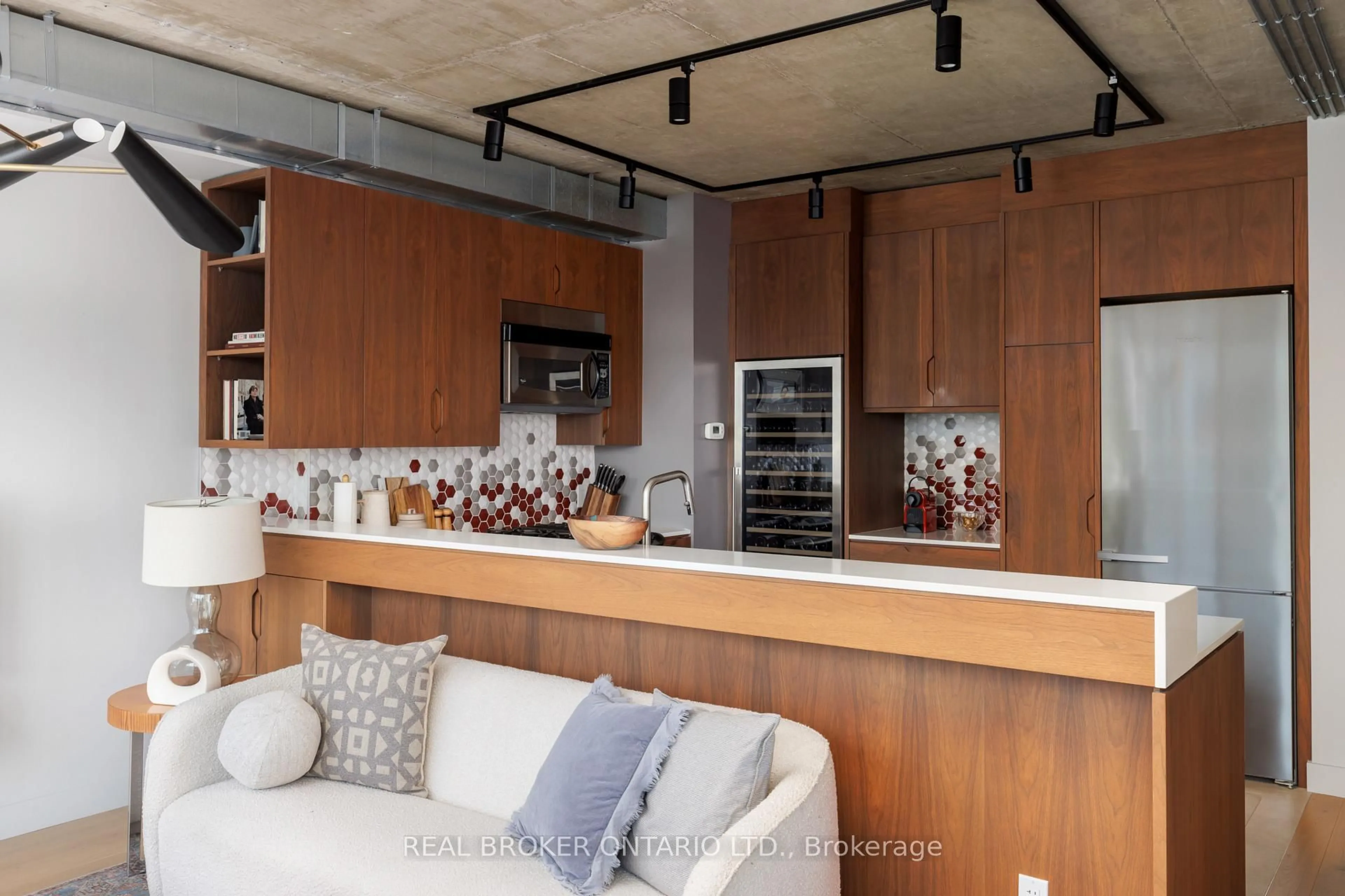 Open concept kitchen, unknown for 38 Niagara St #PH08, Toronto Ontario M5V 3X1