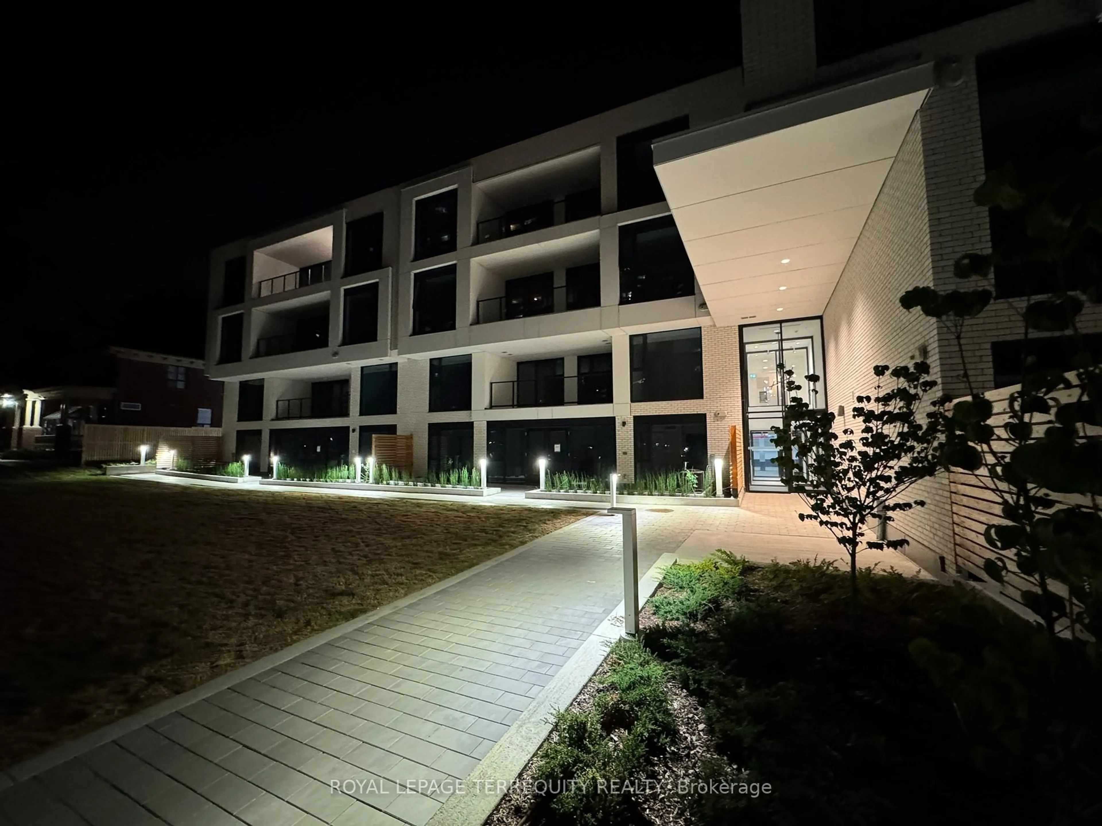 Unknown for 200 Keewatin Ave #207, Toronto Ontario M4P 1Z8