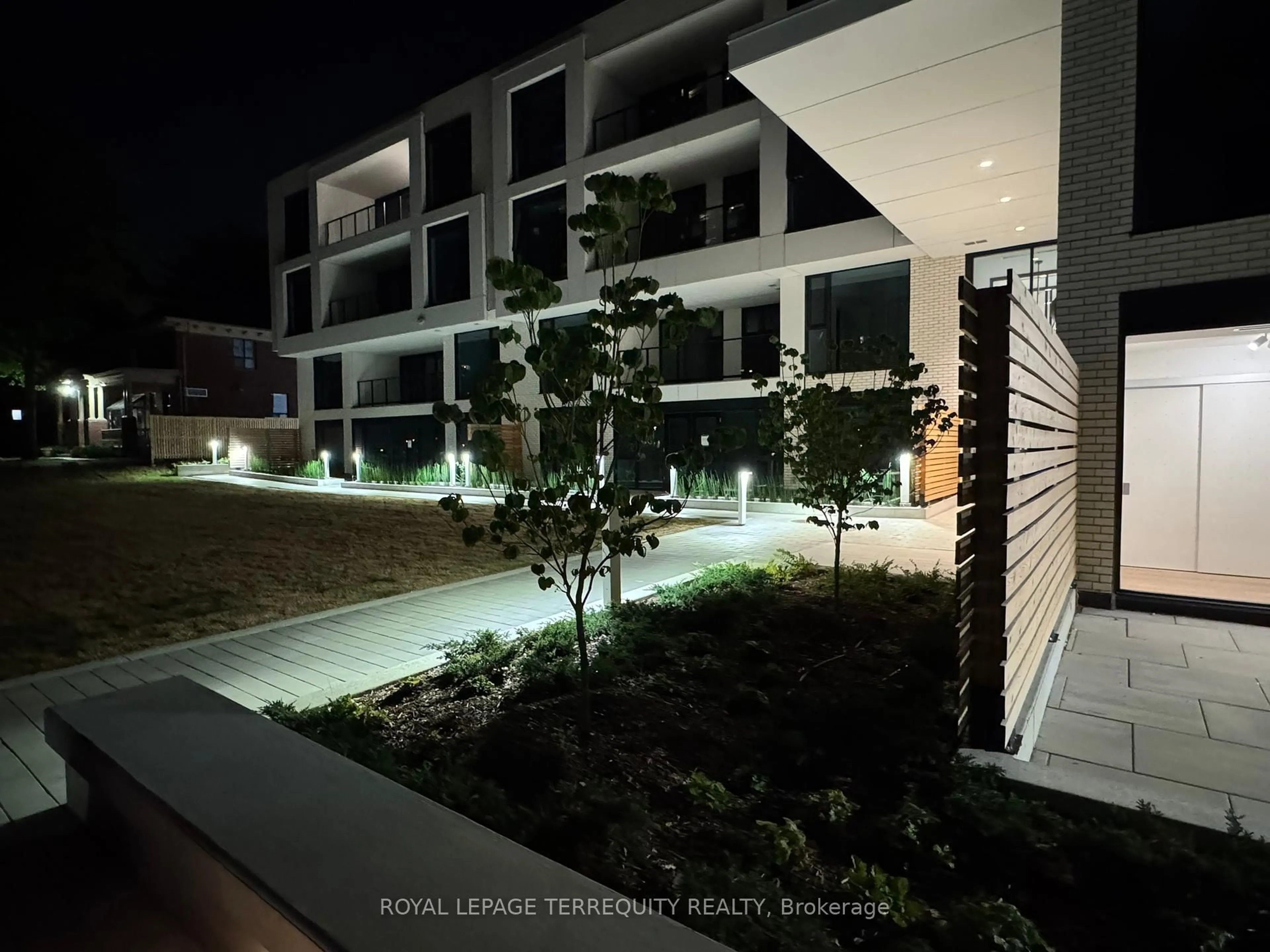 Unknown for 200 Keewatin Ave #207, Toronto Ontario M4P 1Z8