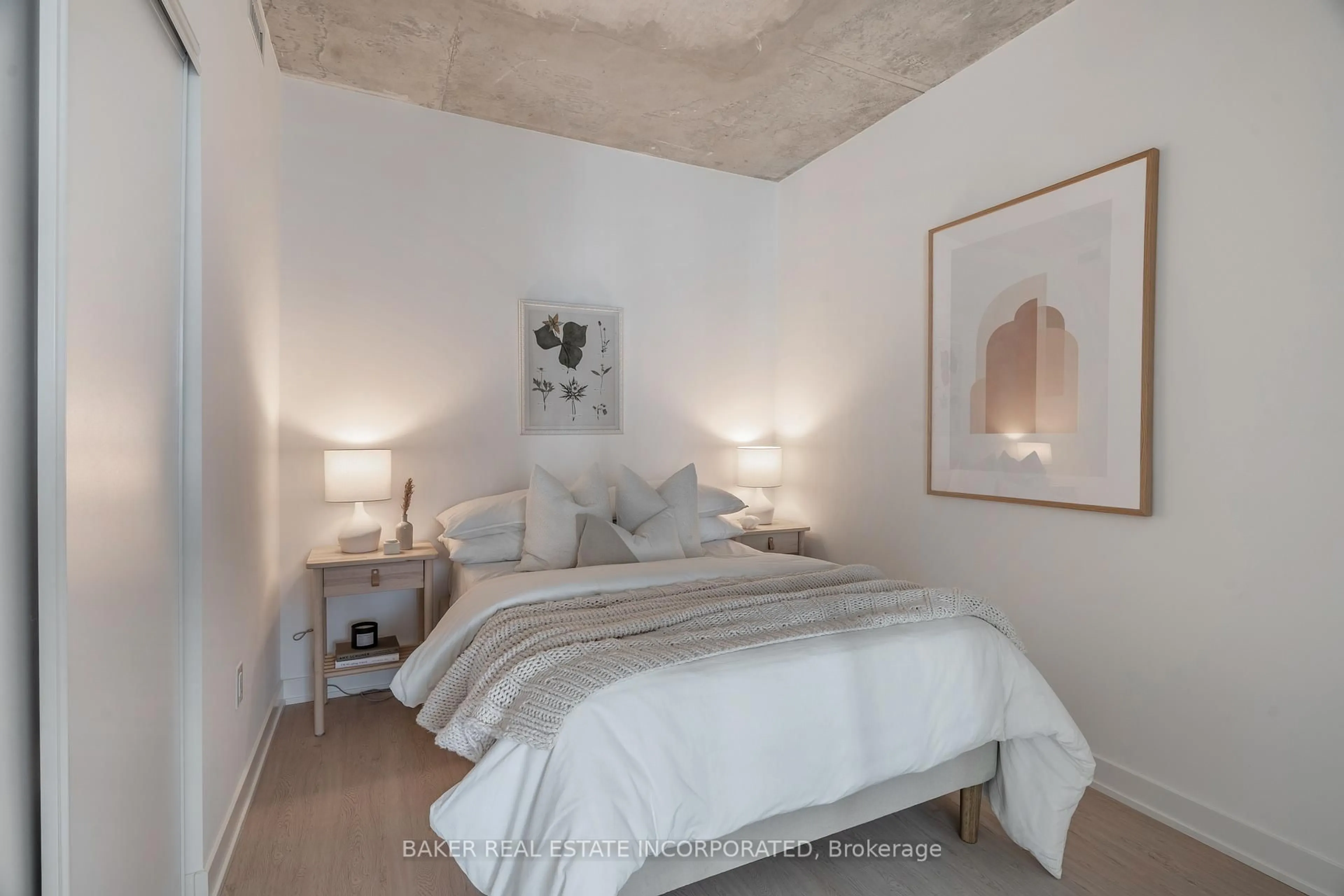 Bedroom with bed, unknown for 65 Mutual St #2905, Toronto Ontario M5B 0E5