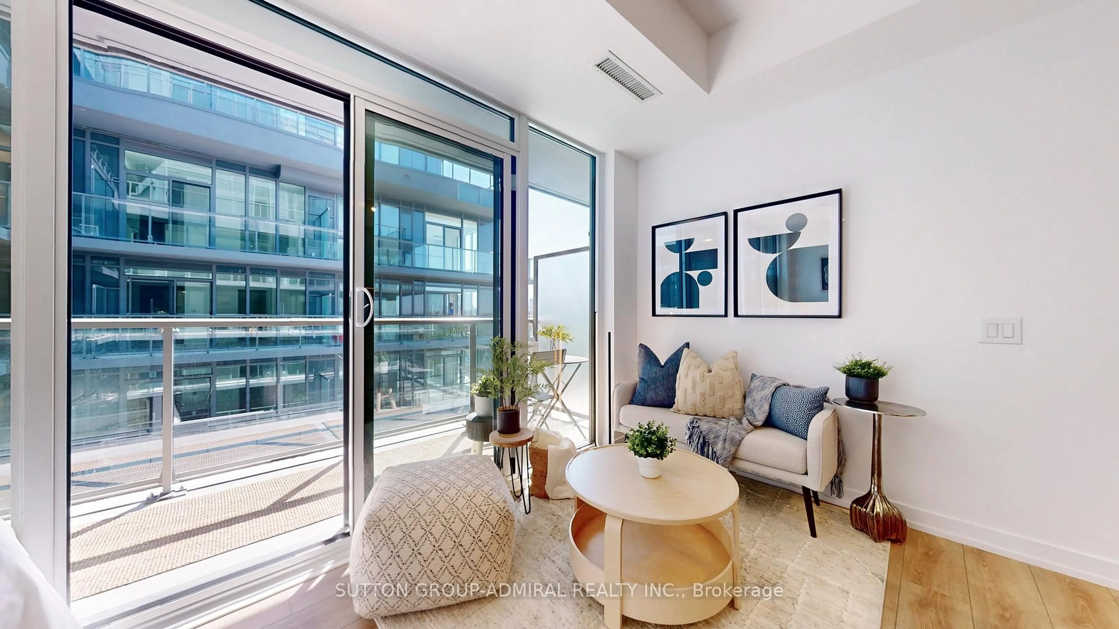 Living room with furniture, unknown for 500 Dupont St, Toronto Ontario M6G 0B8