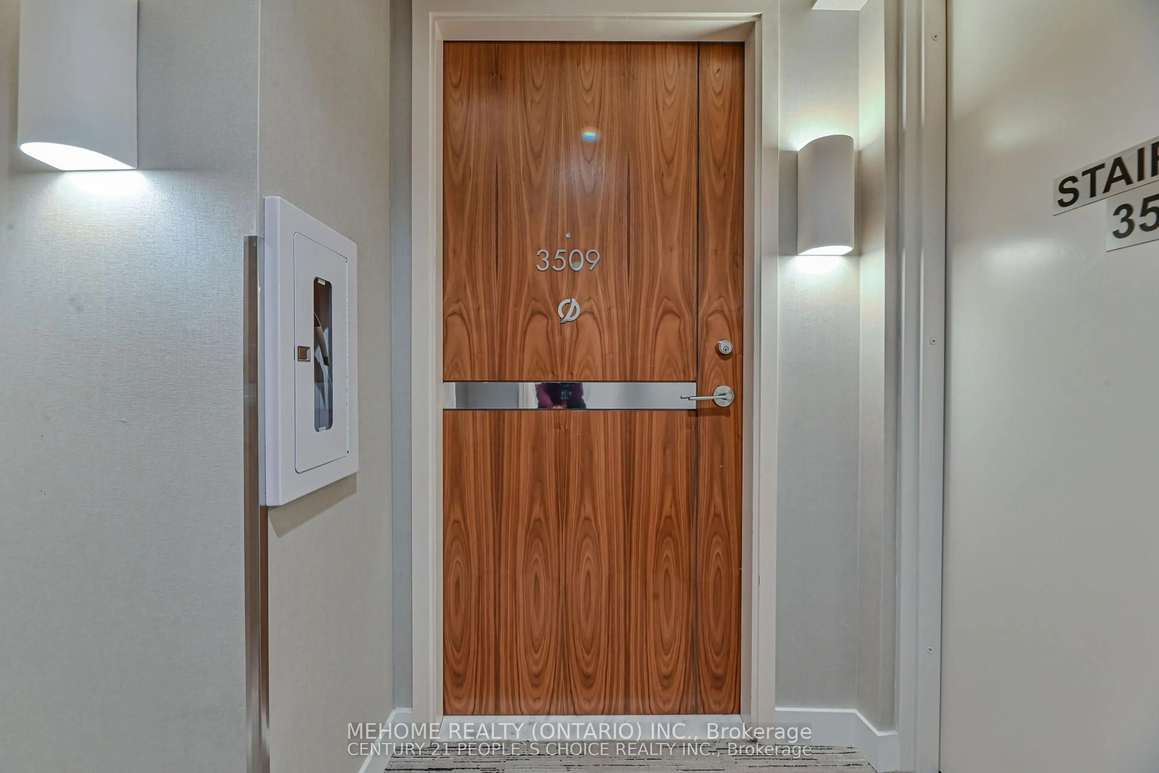 Indoor entryway for 85 McMahon Dr #3509, Toronto Ontario M2K 0H1
