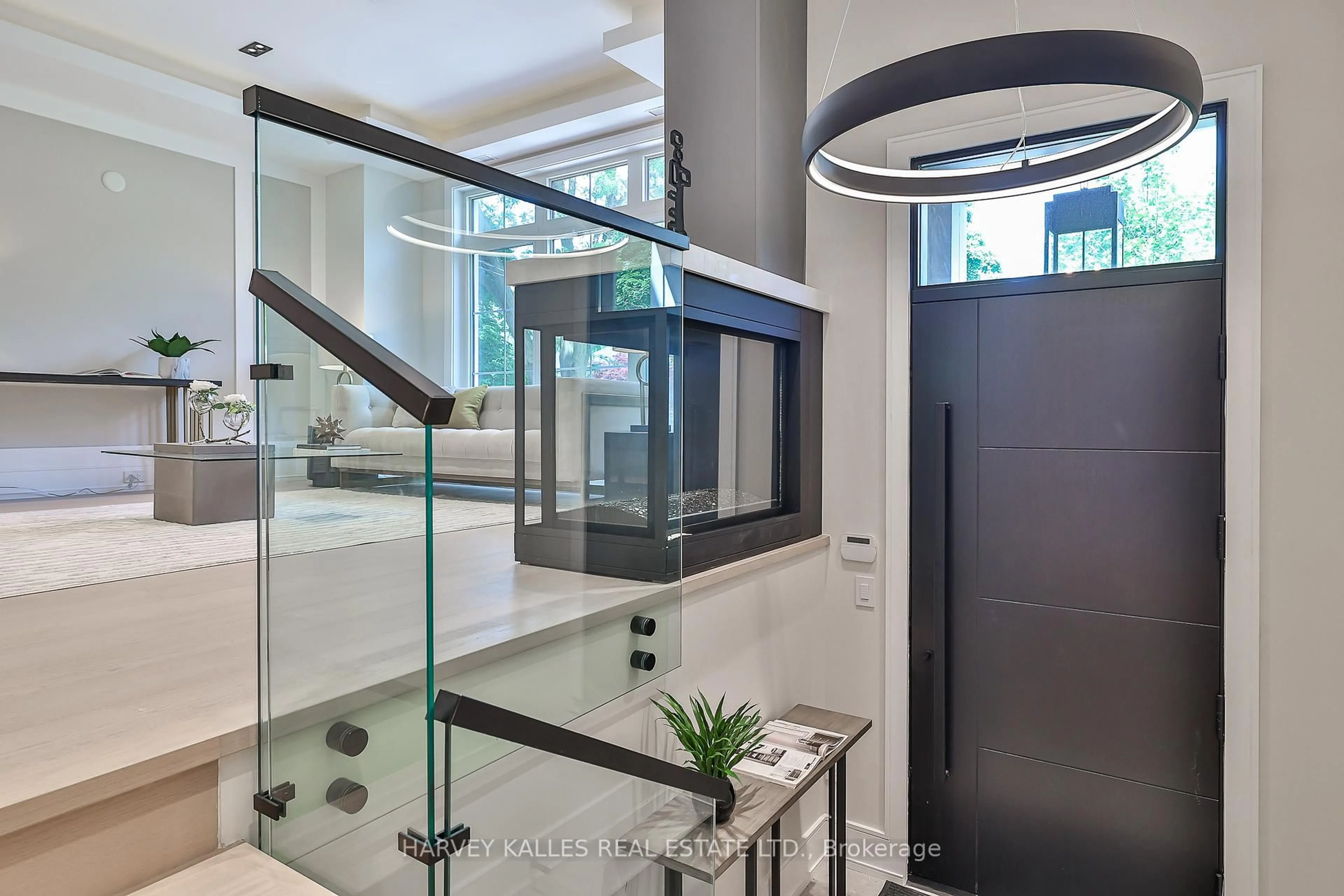 Contemporary bathroom, ceramic/tile floor for 105 Donlea Dr, Toronto Ontario M4G 2M6