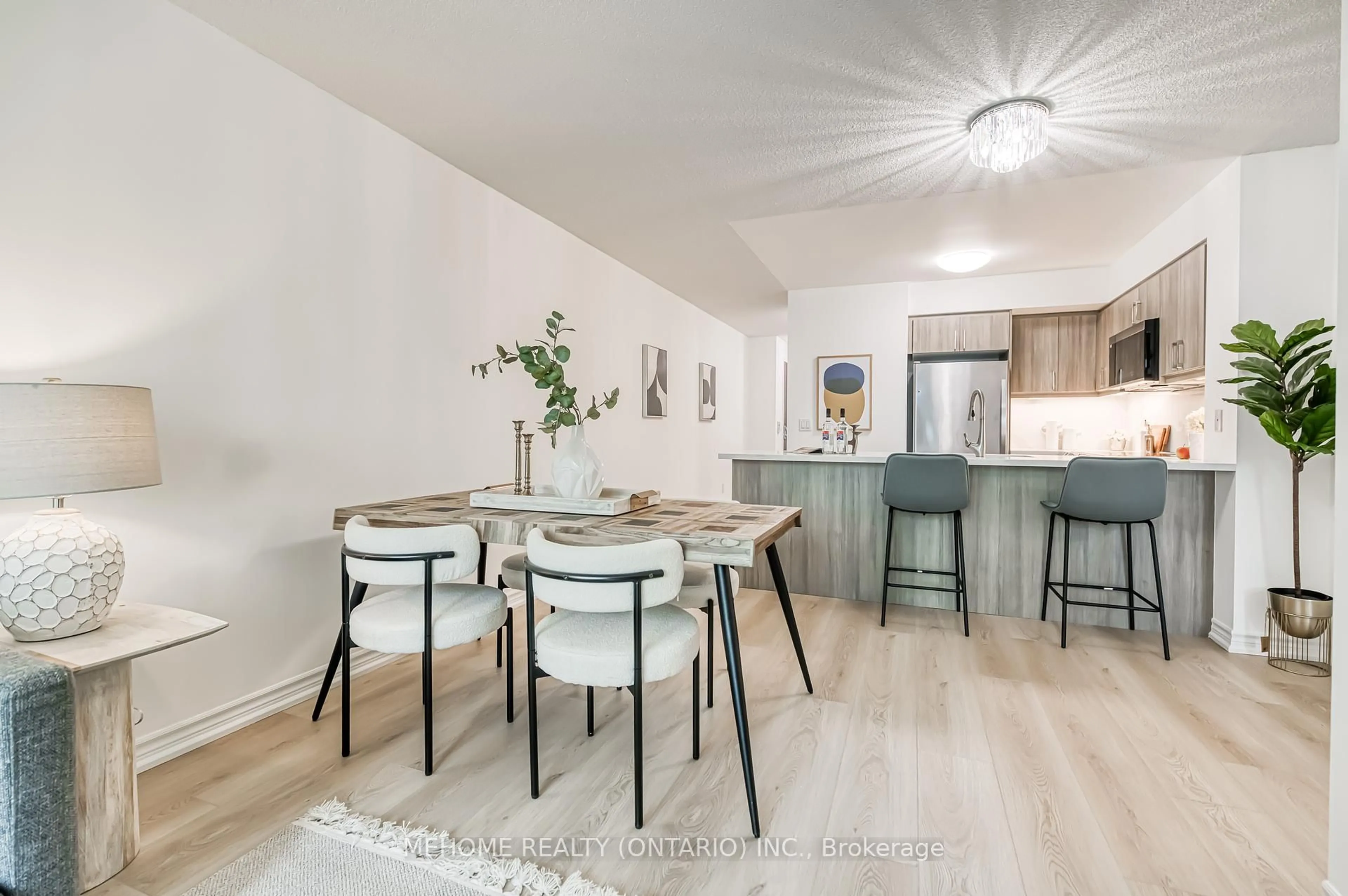 Unknown for 19 Grand Trunk Cres #702, Toronto Ontario M5J 3A3