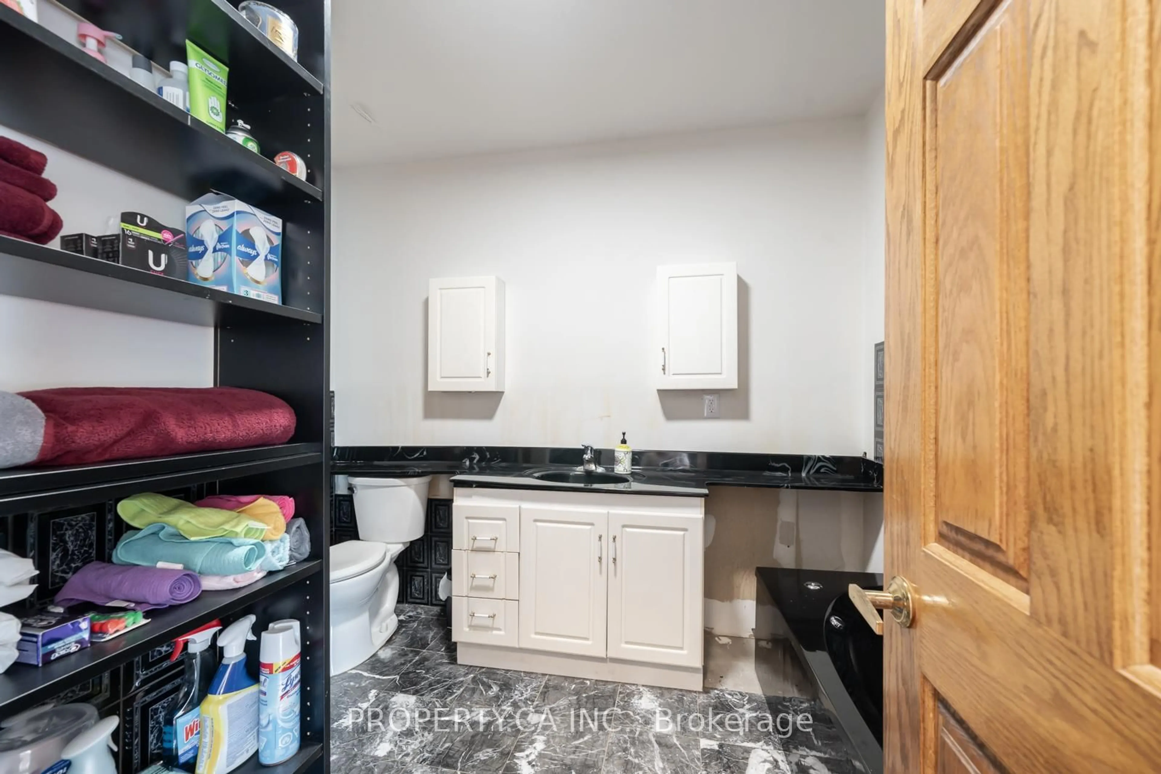 Standard bathroom, ceramic/tile floor for 35 Pinewood Ave, Toronto Ontario M6C 2V2