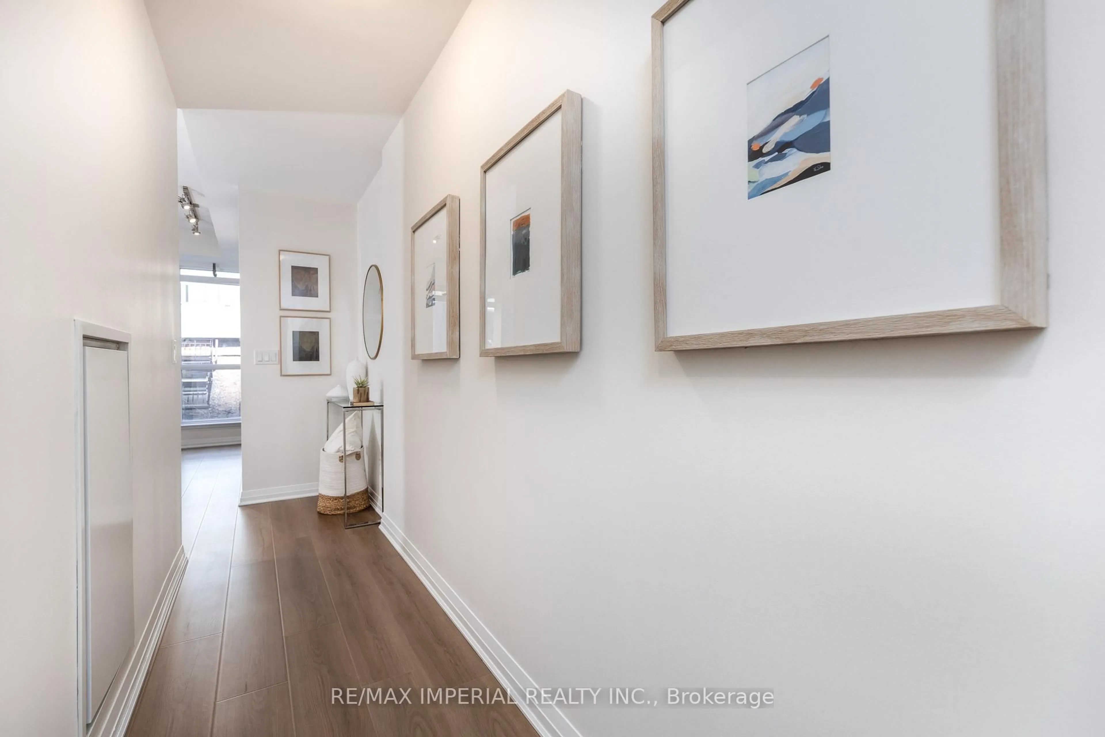 Unknown for 8 Mercer St #317, Toronto Ontario M5V 0C4