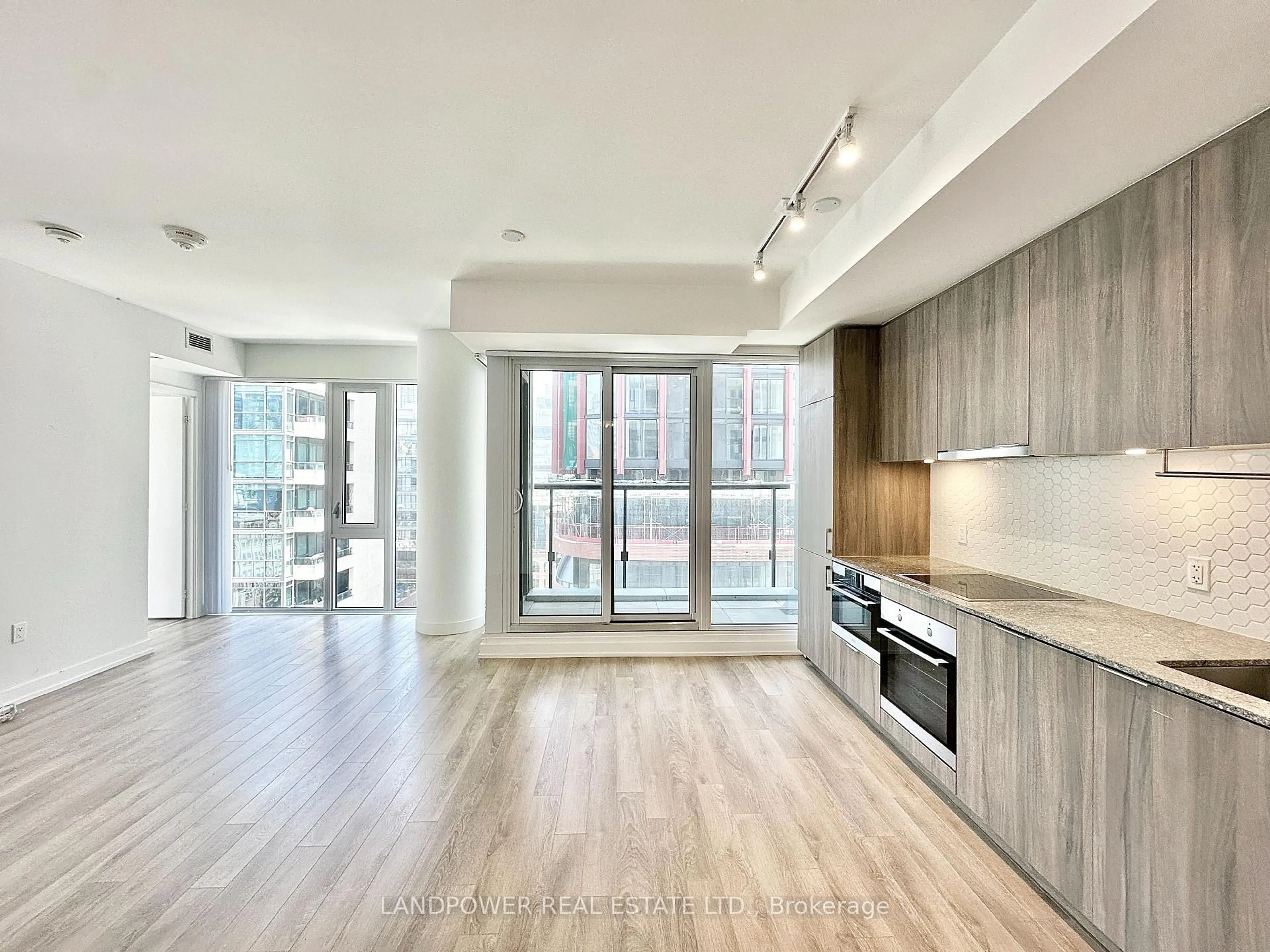 Open concept kitchen, unknown for 158 Front St #1112, Toronto Ontario M5A 0K9