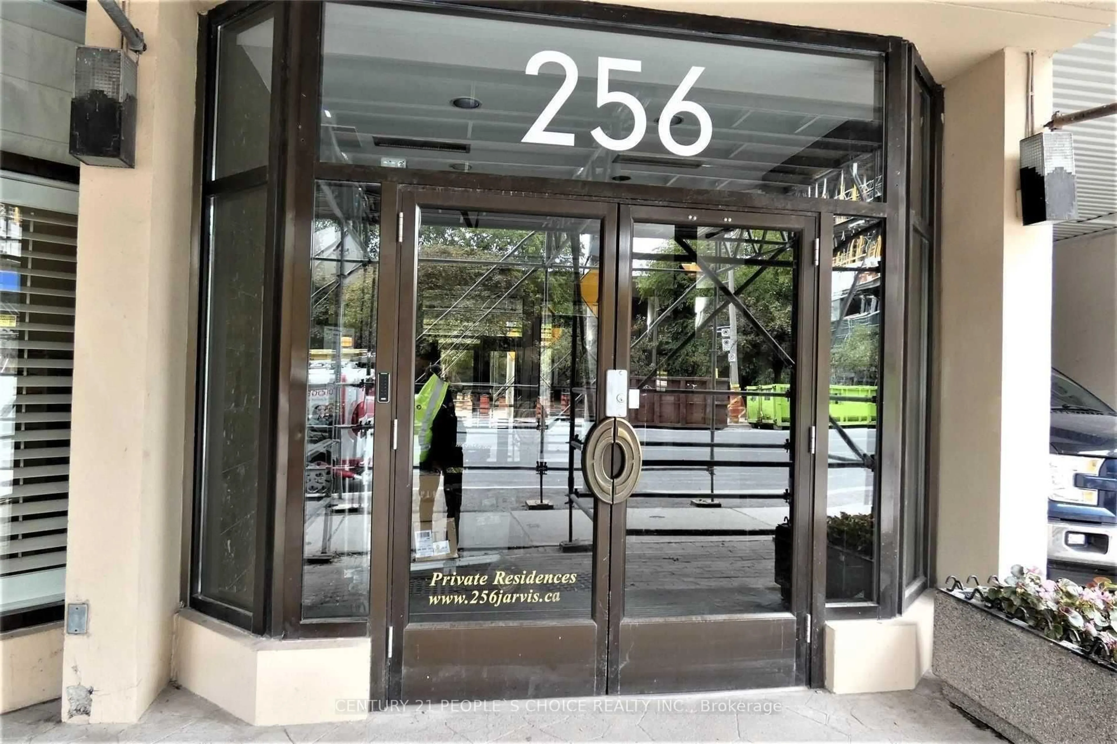 Indoor foyer for 256 Jarvis St #14A, Toronto Ontario M5B 2J4