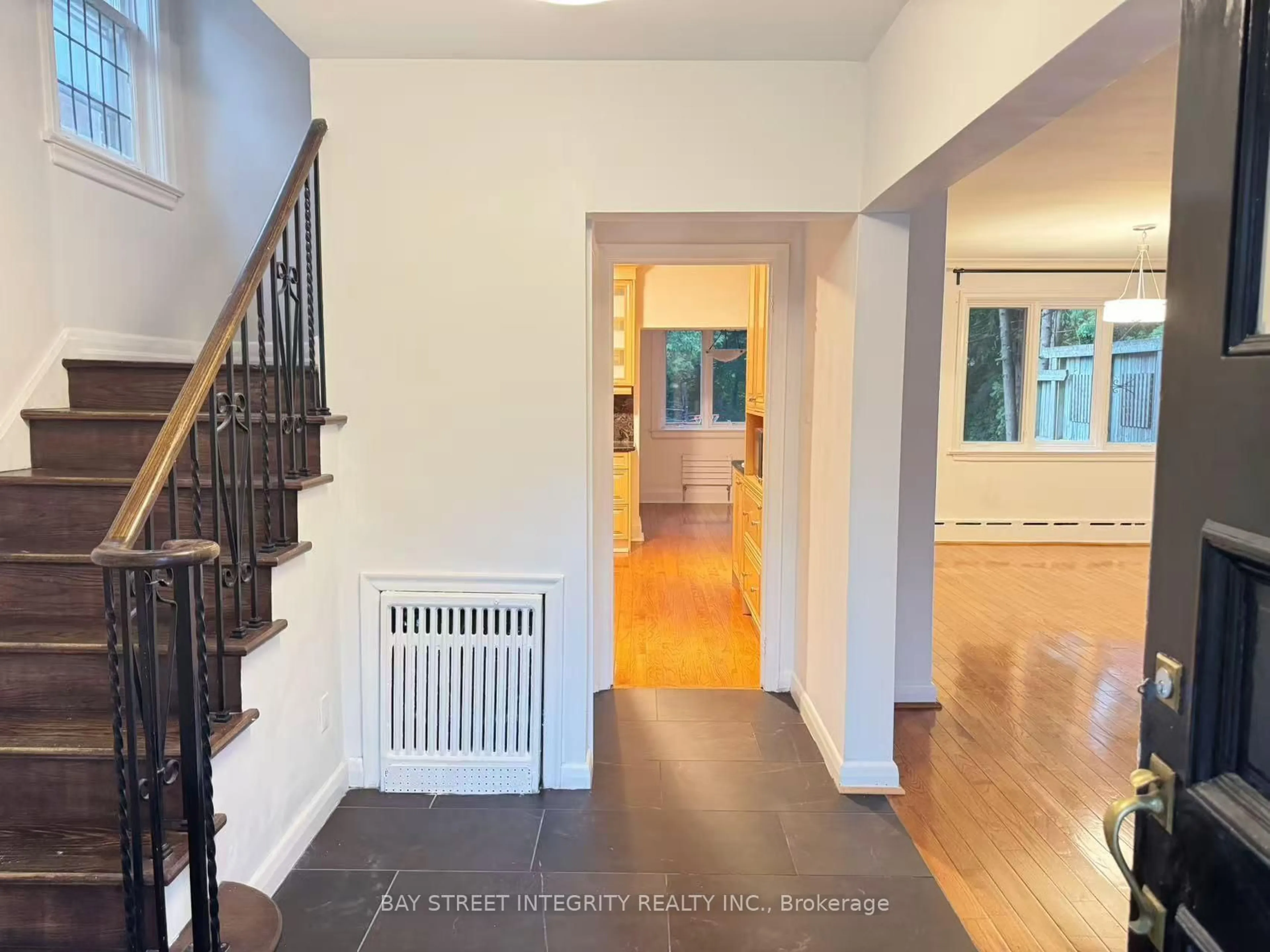 Indoor entryway for 326 Warren Rd, Toronto Ontario M5P 2M8