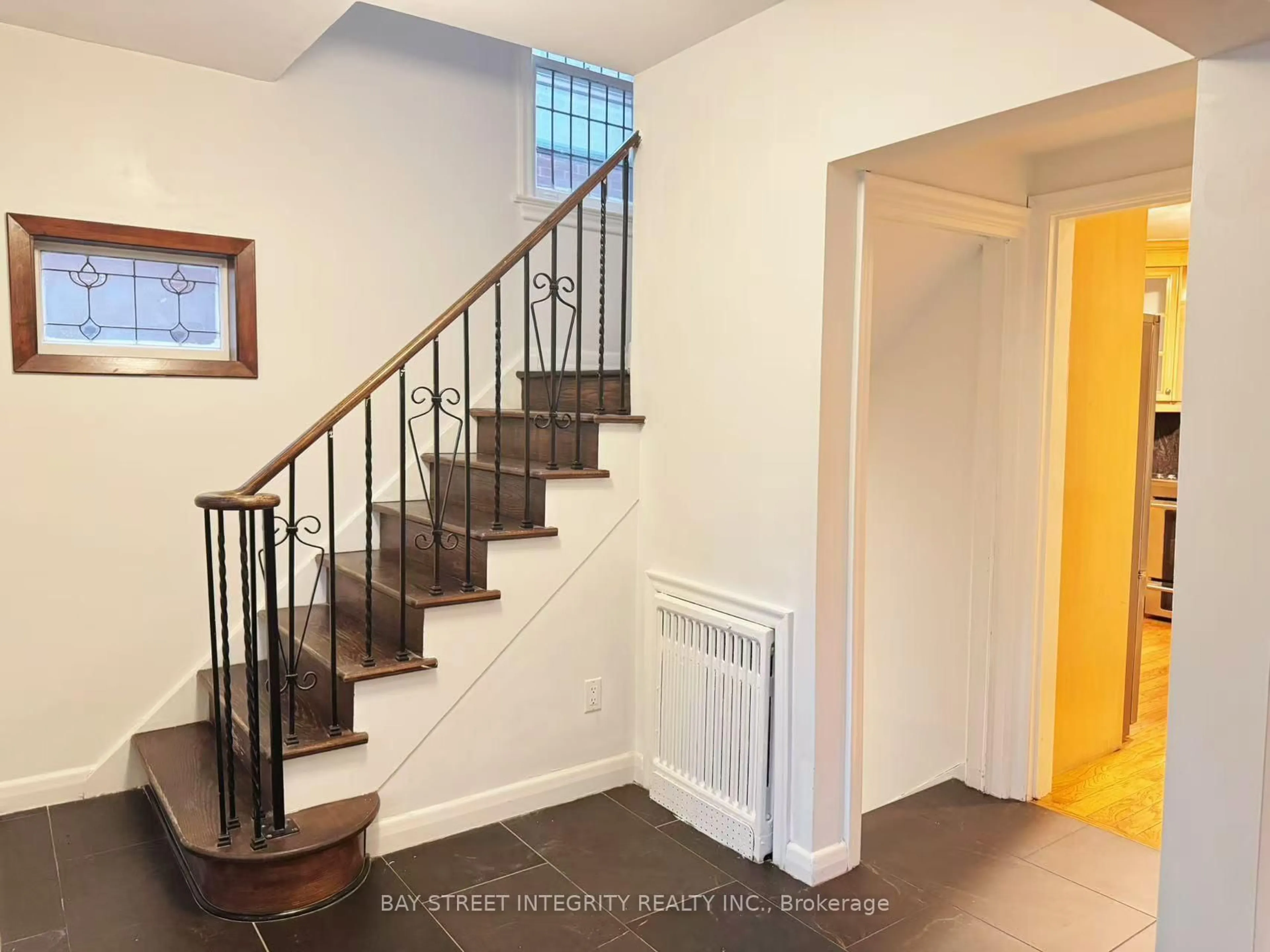 Indoor entryway for 326 Warren Rd, Toronto Ontario M5P 2M8