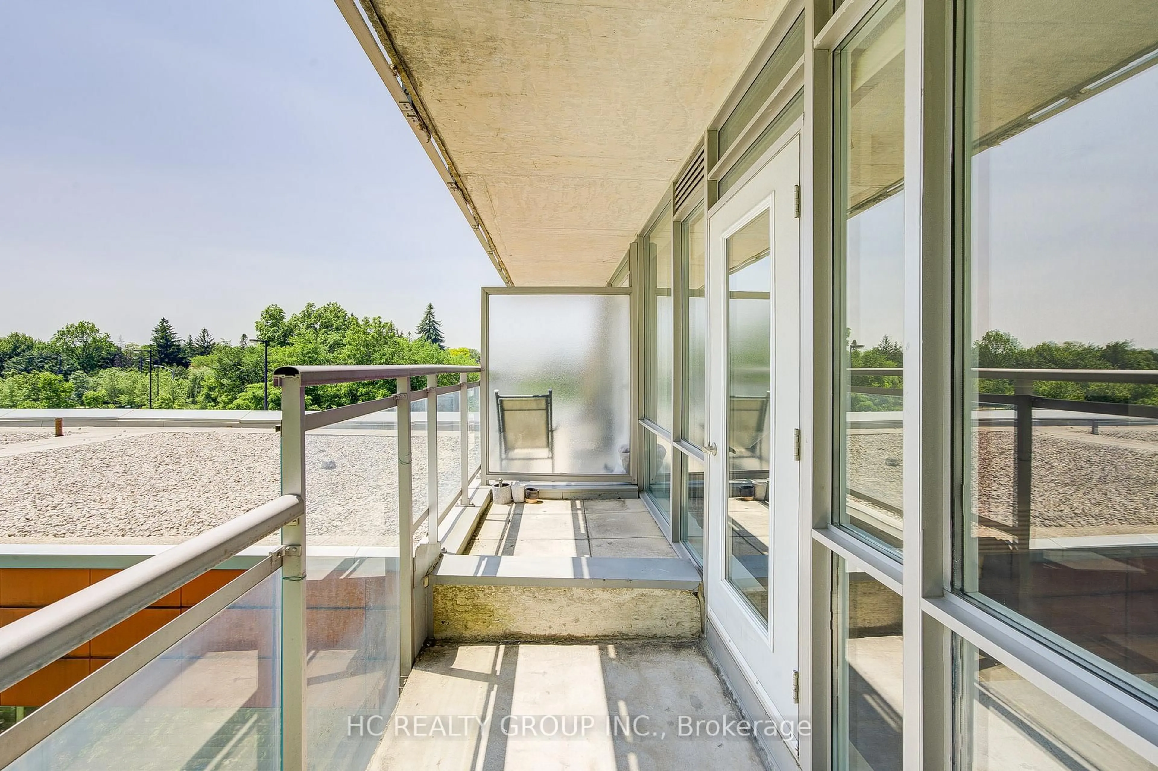 Balcony in the apartment, unknown for 30 Canterbury Pl #503, Toronto Ontario M2N 0B9