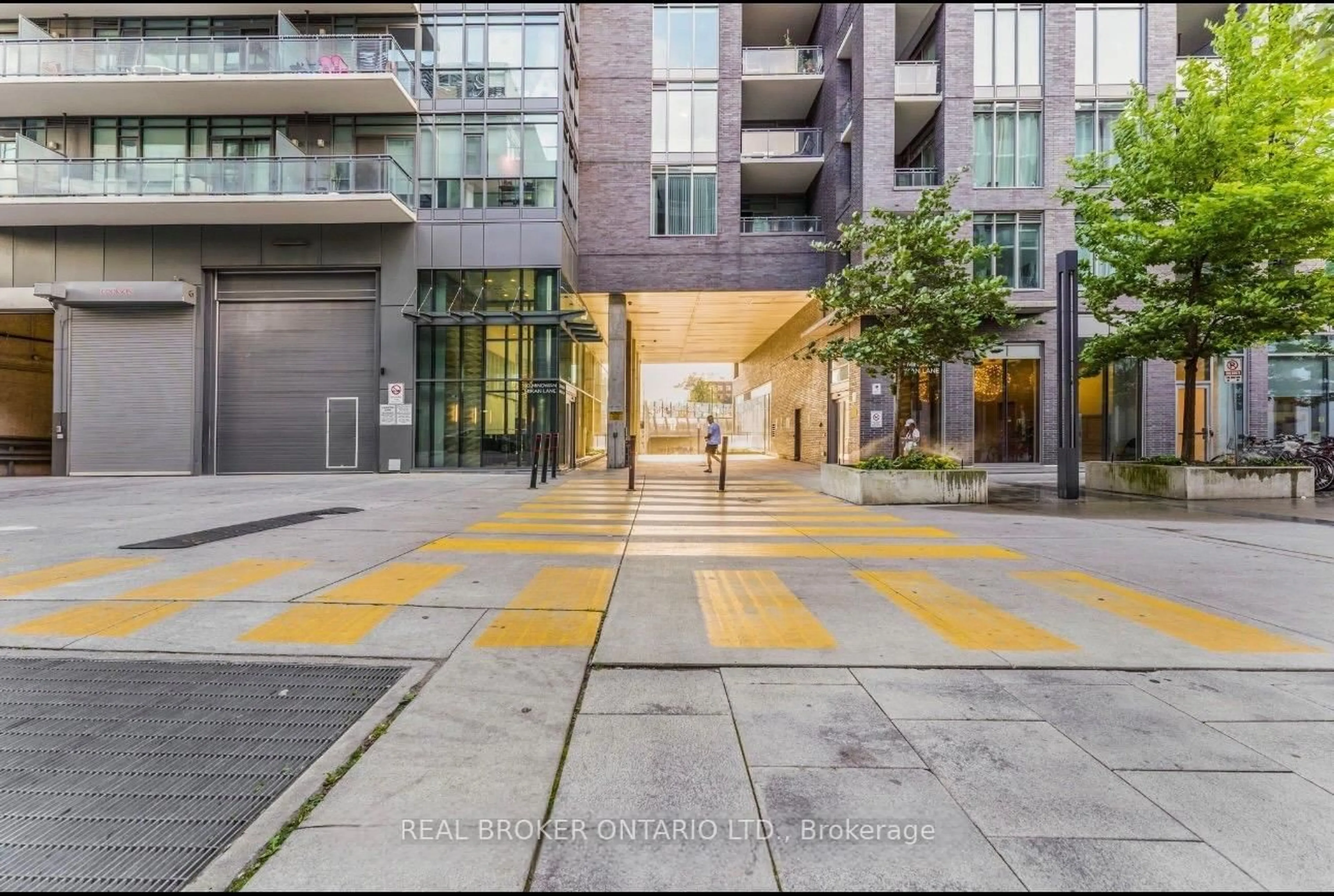 Unknown for 20 Minowan Miikan Lane #821, Toronto Ontario M6J 0E5