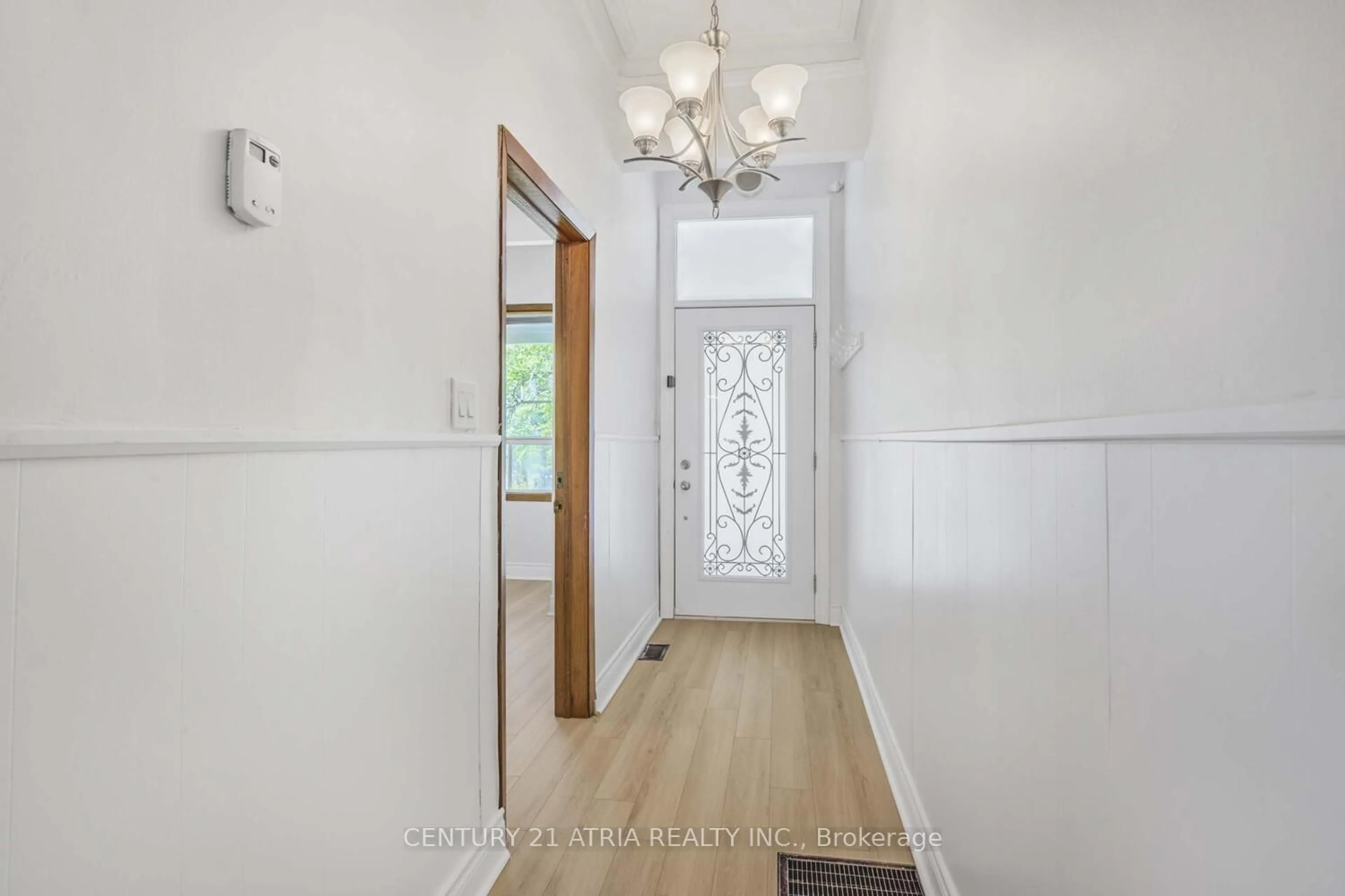 Indoor entryway for 81 Montrose Ave, Toronto Ontario M6J 2T6