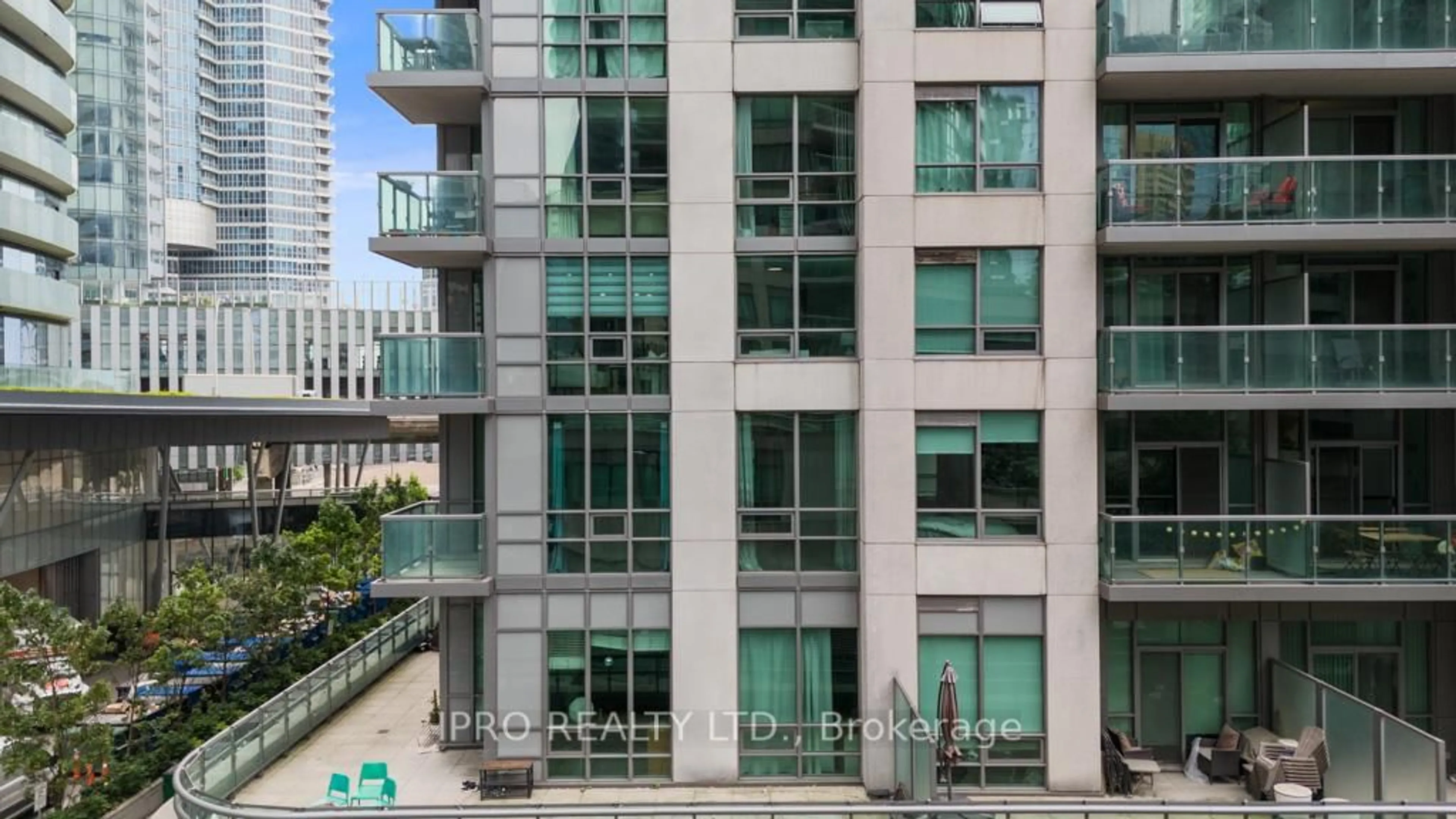 Unknown for 19 Grand Trunk Cres #506, Toronto Ontario M5J 3A3