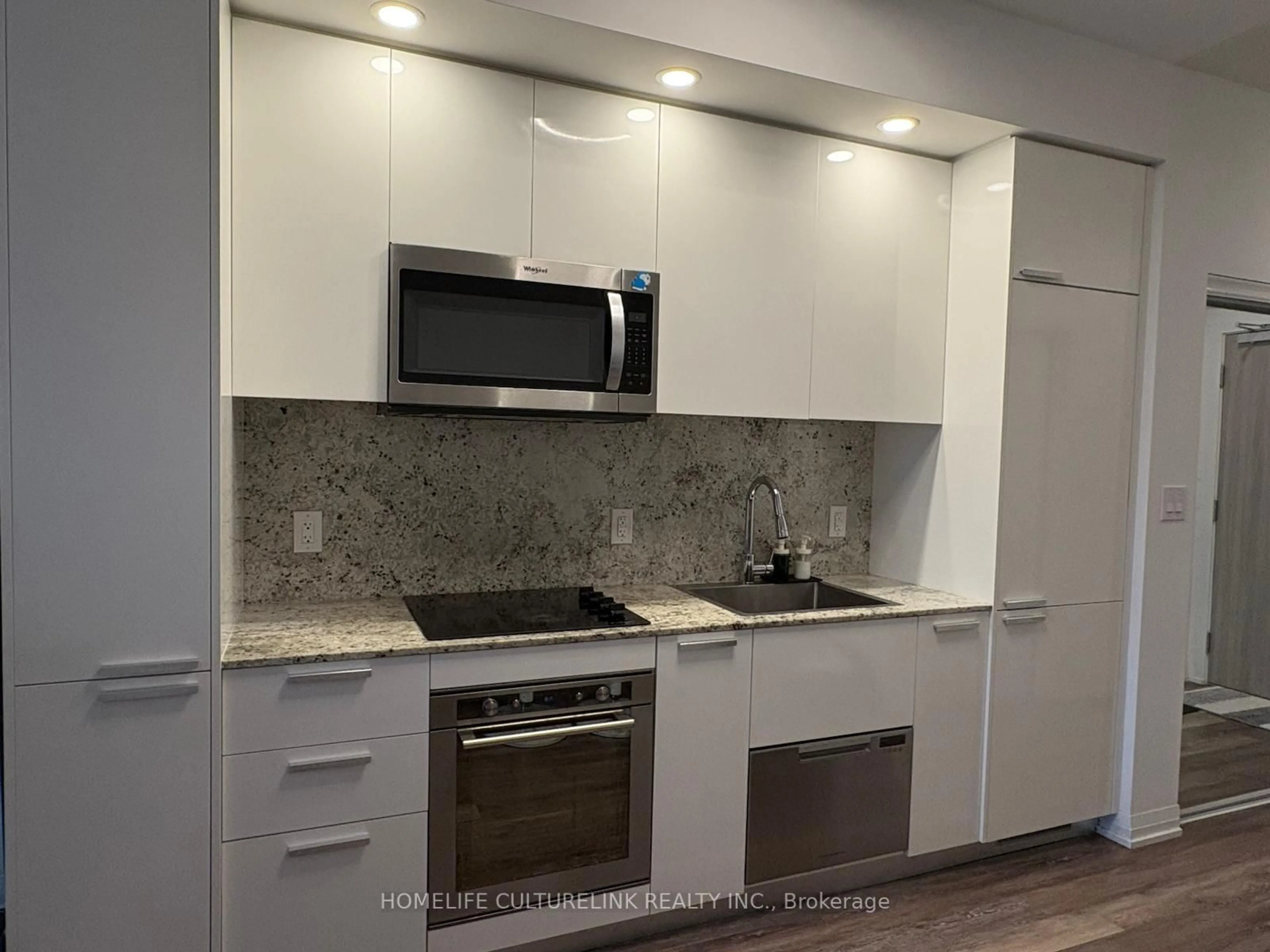 Standard kitchen, unknown for 75 Canterbury Pl #503, Toronto Ontario M2N 0L2
