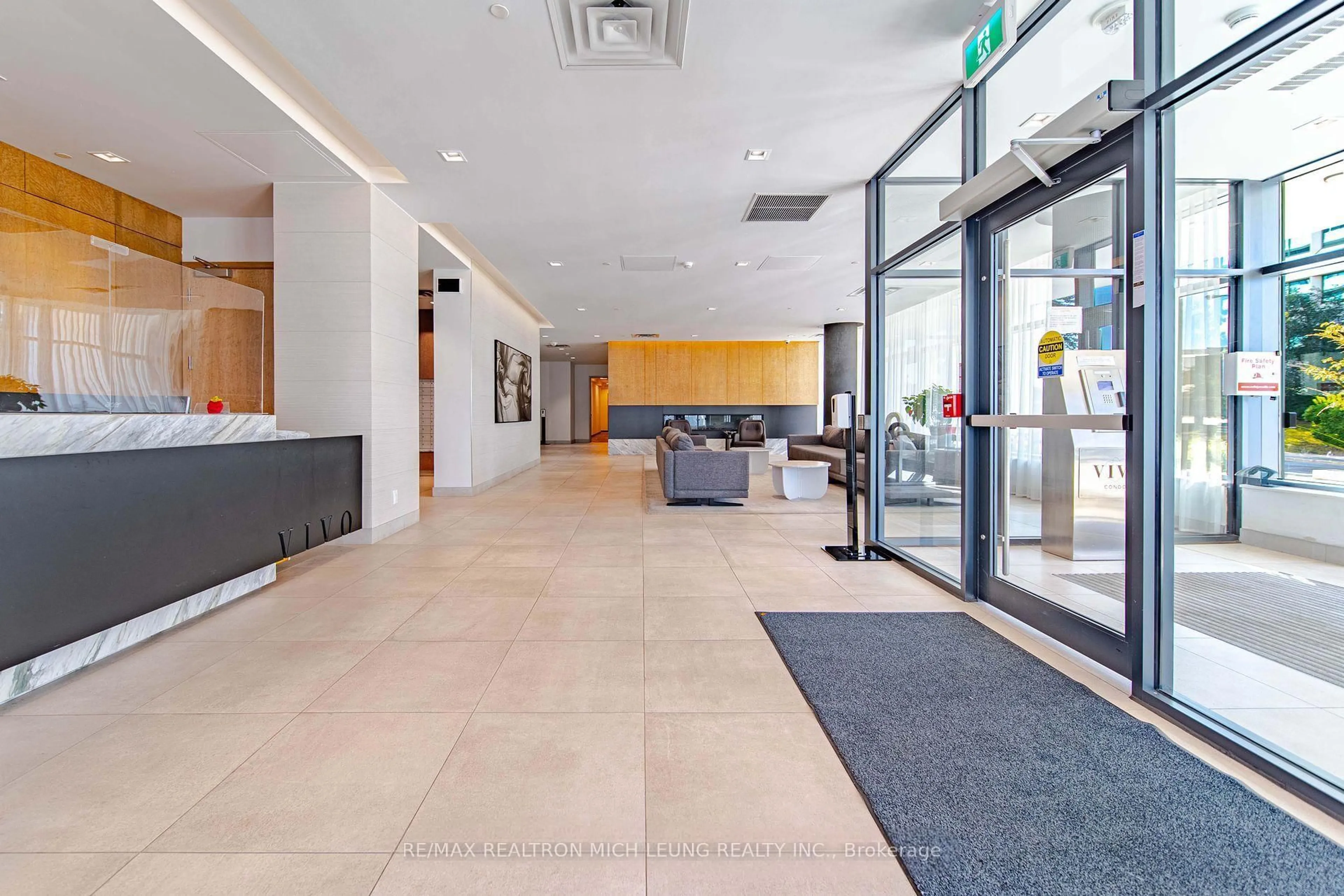 Indoor foyer for 180 Fairview Mall Dr #1710, Toronto Ontario M2J 0G4