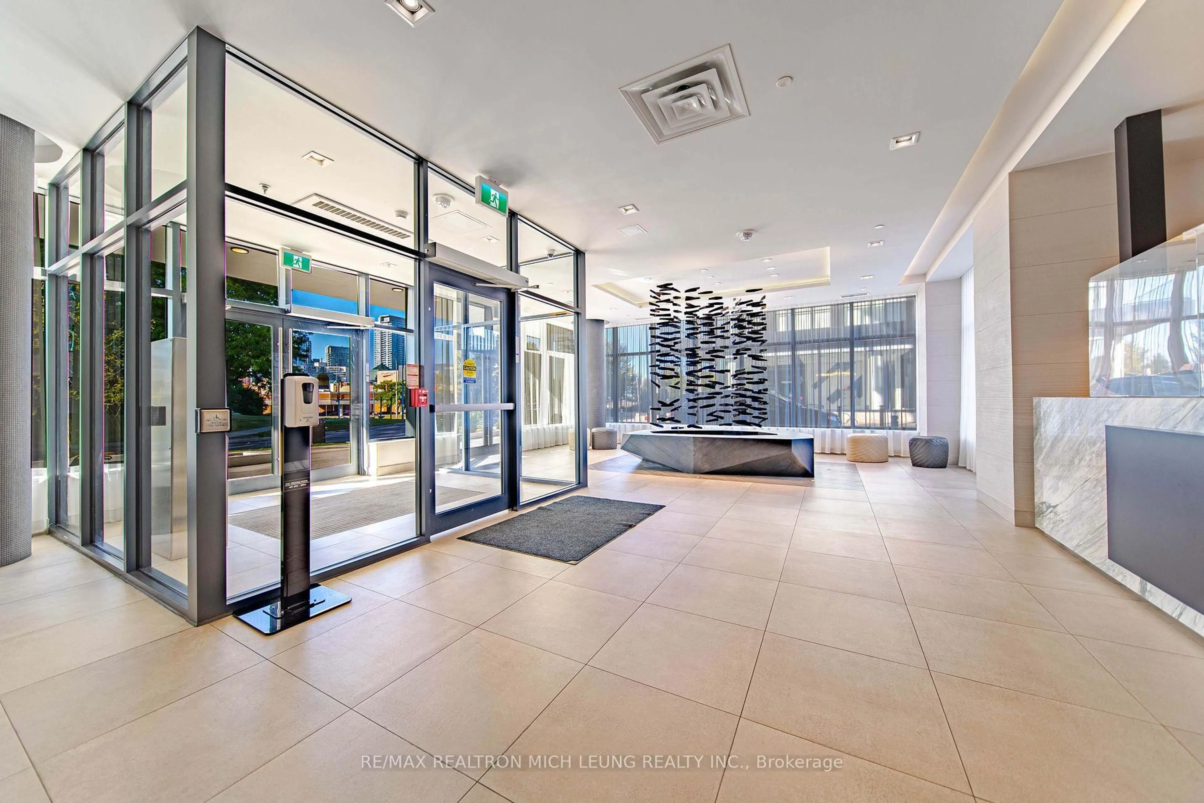 Indoor foyer for 180 Fairview Mall Dr #1710, Toronto Ontario M2J 0G4