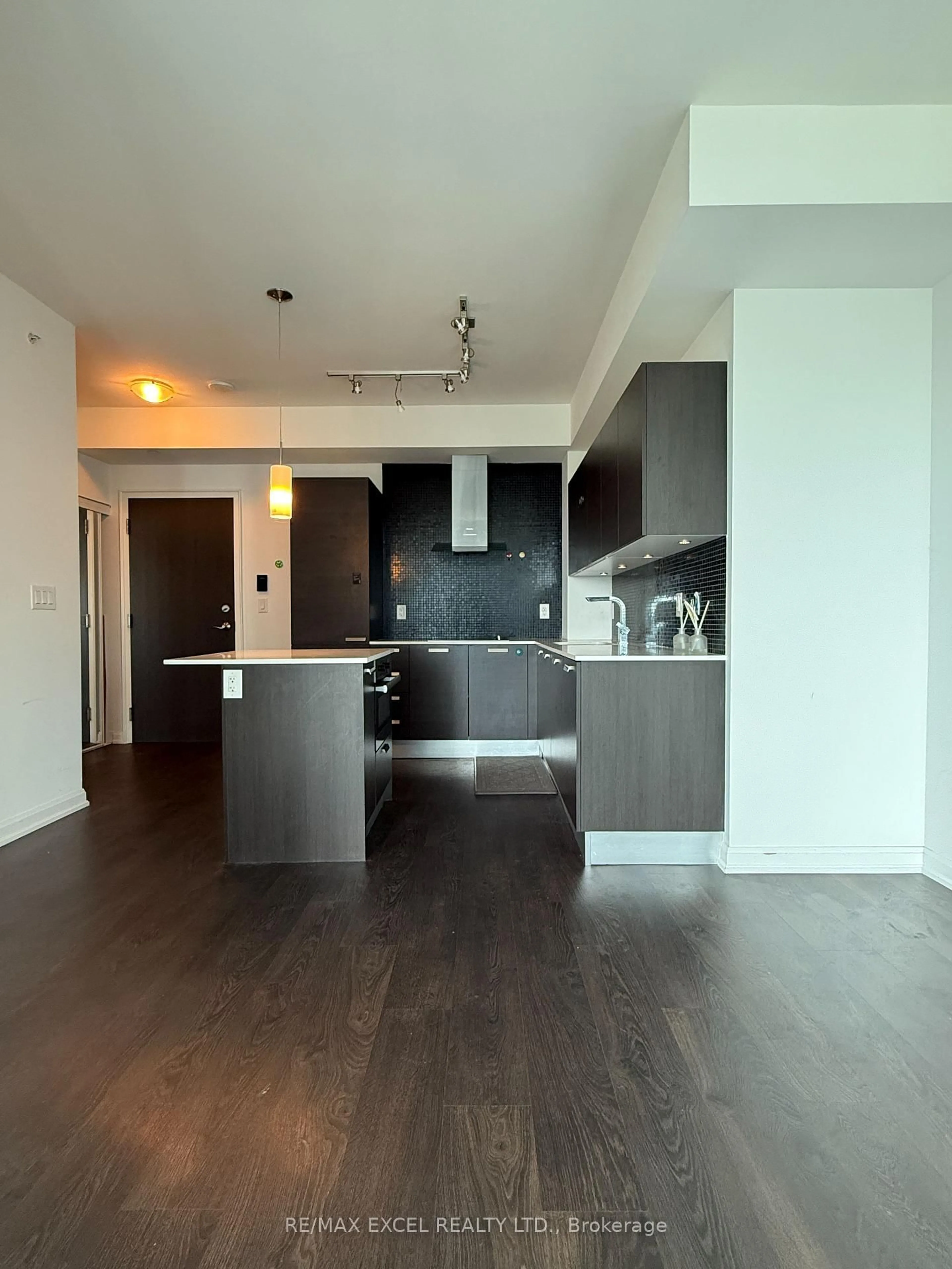 Open concept kitchen, wood/laminate floor for 9 Bogert Ave #1801, Toronto Ontario M2N 0H3
