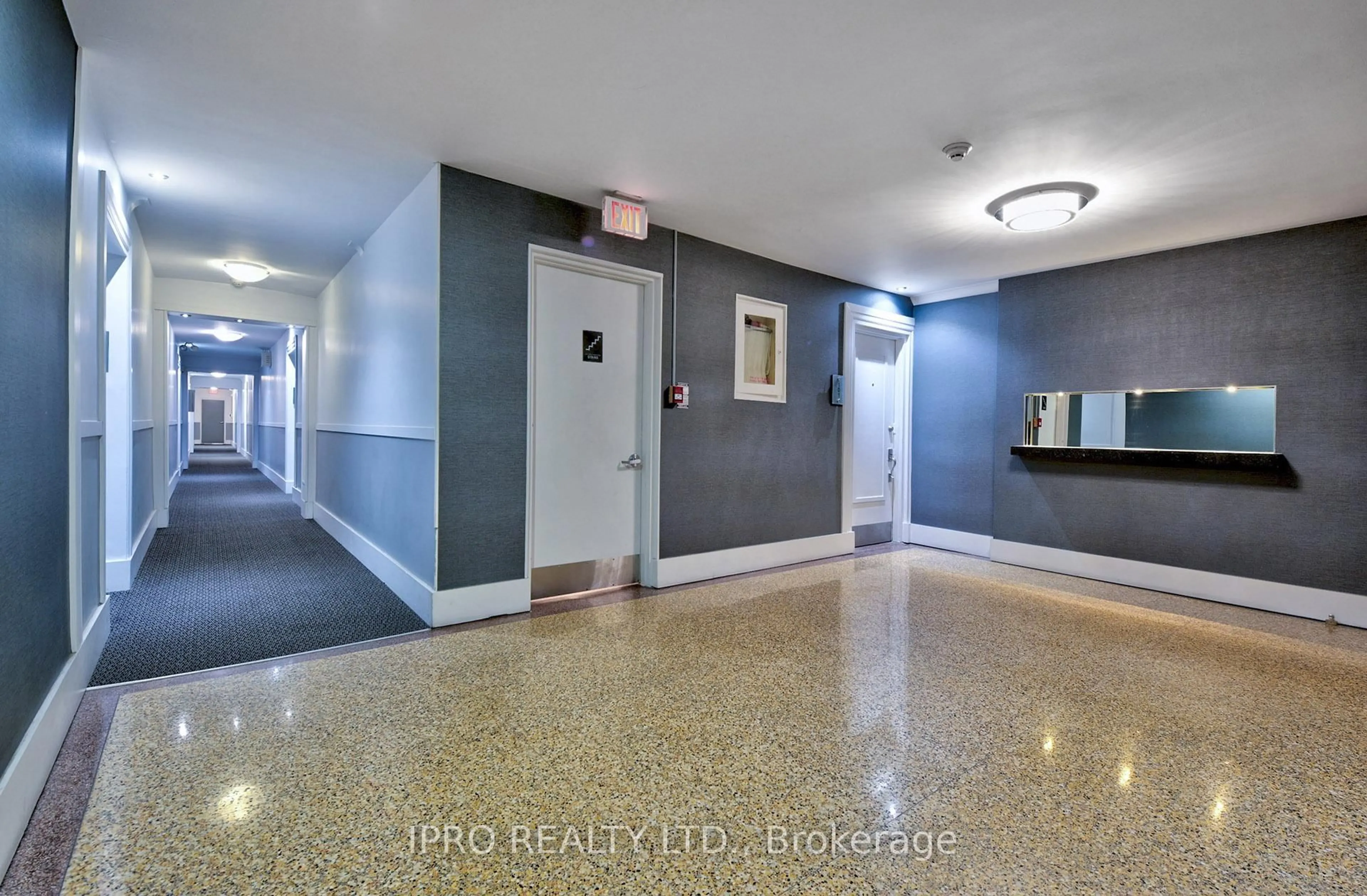 Indoor foyer for 2603 Bathurst St #101, Toronto Ontario M6B 2Z6