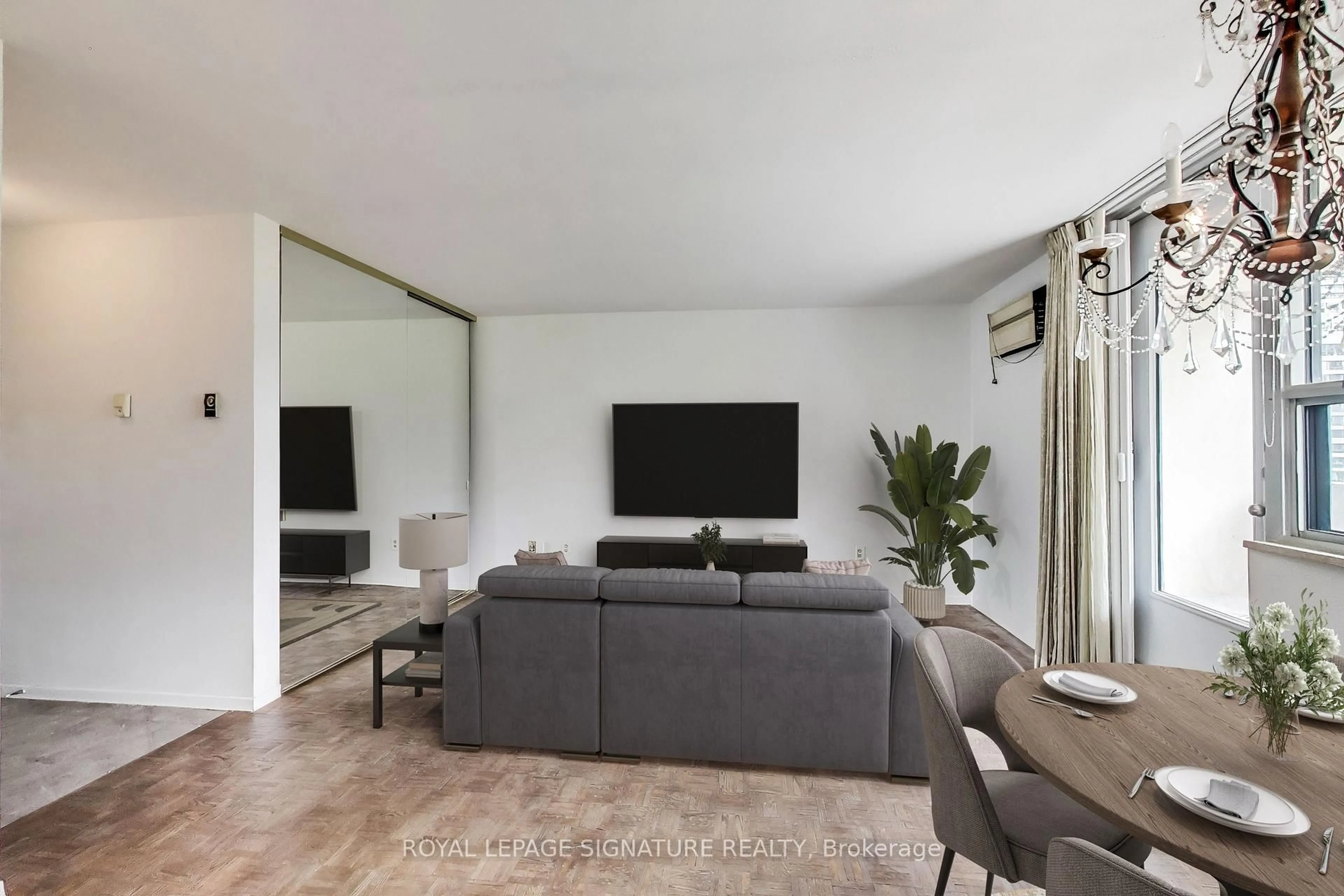Living room with furniture, unknown for 40 Homewood Ave #807, Toronto Ontario M4Y 2K2