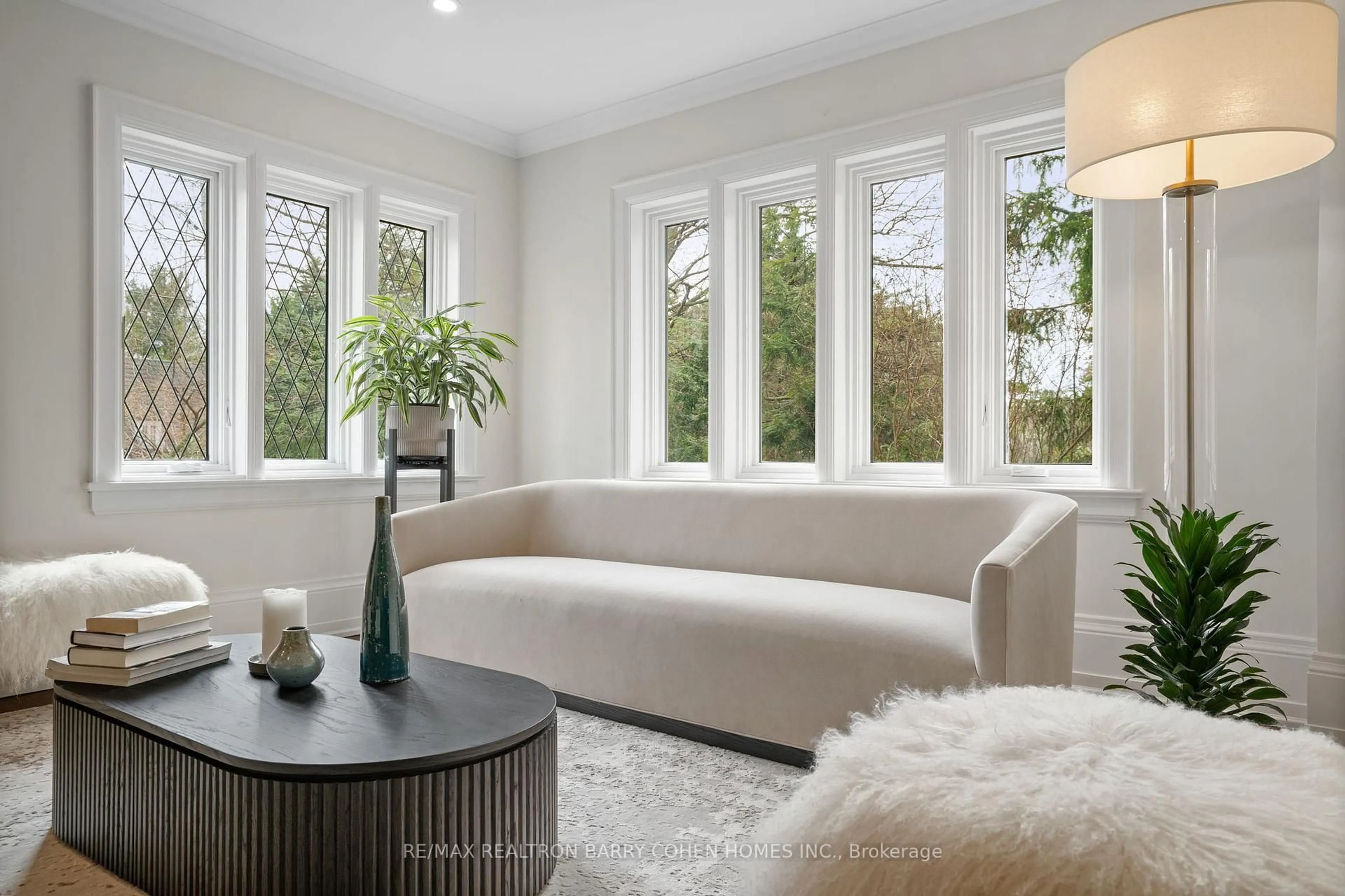 Living room with furniture, unknown for 32 Beechwood Ave, Toronto Ontario M6N 4T1