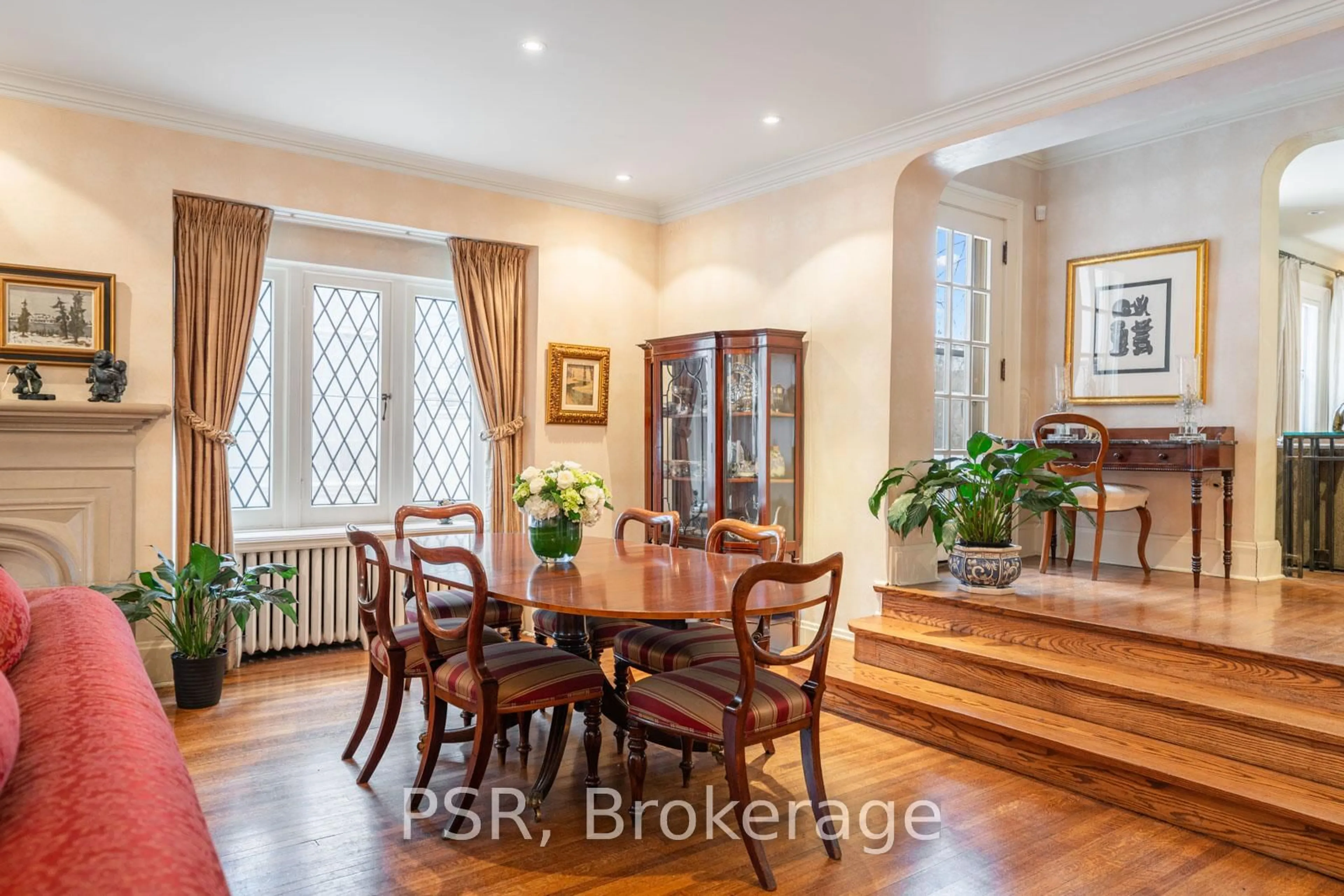 Dining room, unknown for 13 Old Forest Hill Rd, Toronto Ontario M5P 2P6