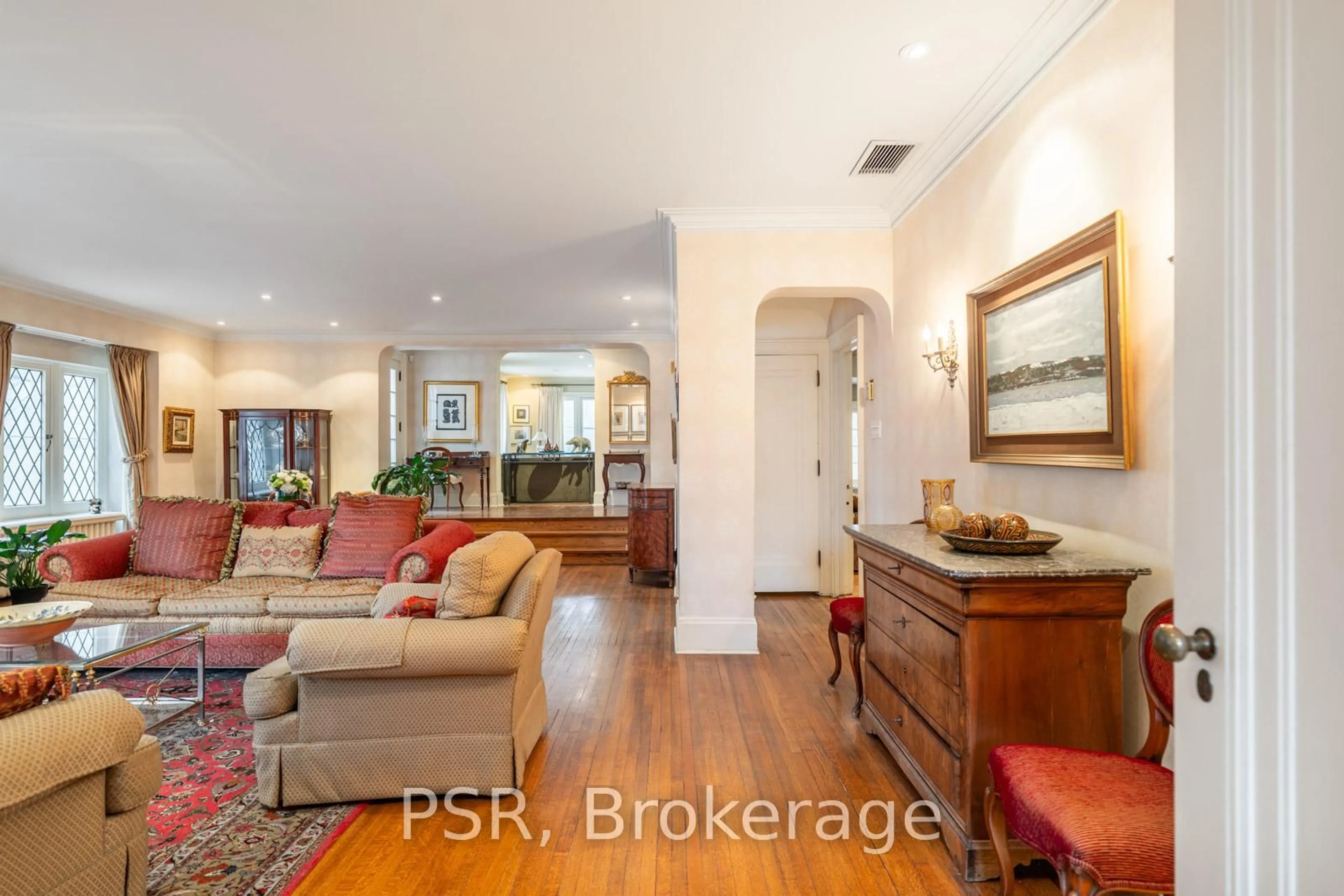 Unknown for 13 Old Forest Hill Rd, Toronto Ontario M5P 2P6