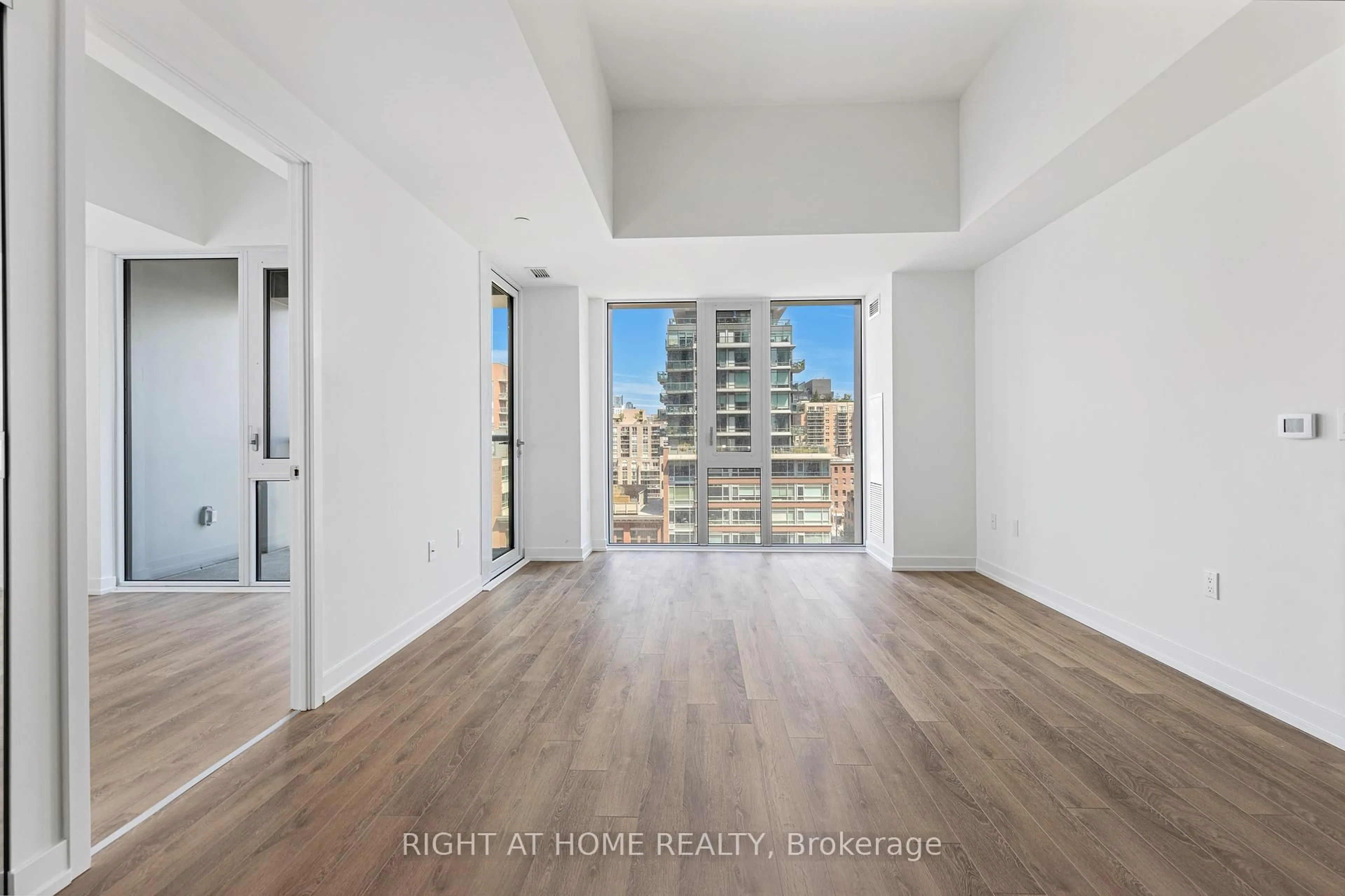 A pic of a room for 158 Front St #714, Toronto Ontario M5A 0K9