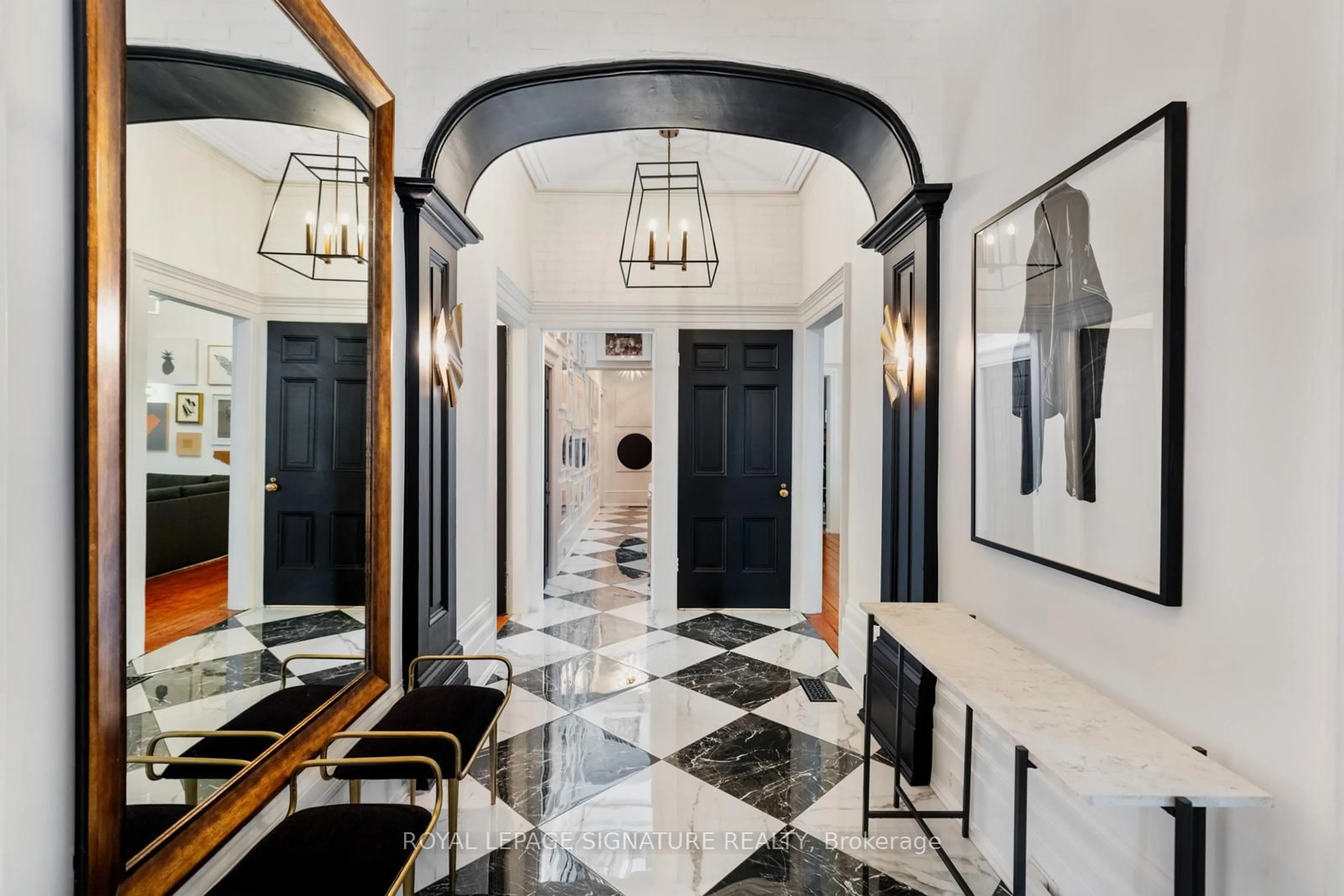 Indoor foyer for 171 Old Forest Hill Rd, Toronto Ontario M6C 2G7